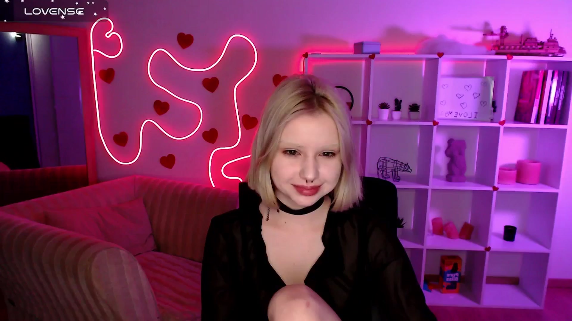 Gallery image thumbnail from Eva_Alver's myfreecams stream on, 03/06/2025, 24:36 image 13 of 20
