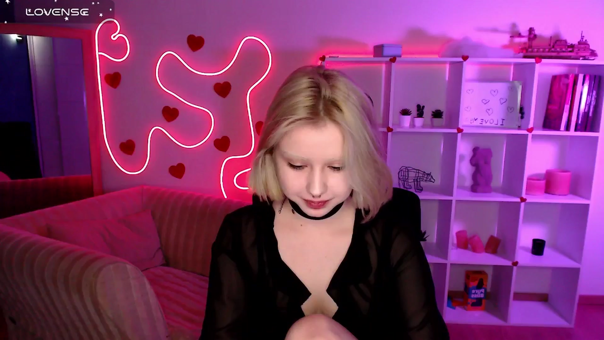 Gallery image thumbnail from Eva_Alver's myfreecams stream on, 03/06/2025, 24:36 image 4 of 20