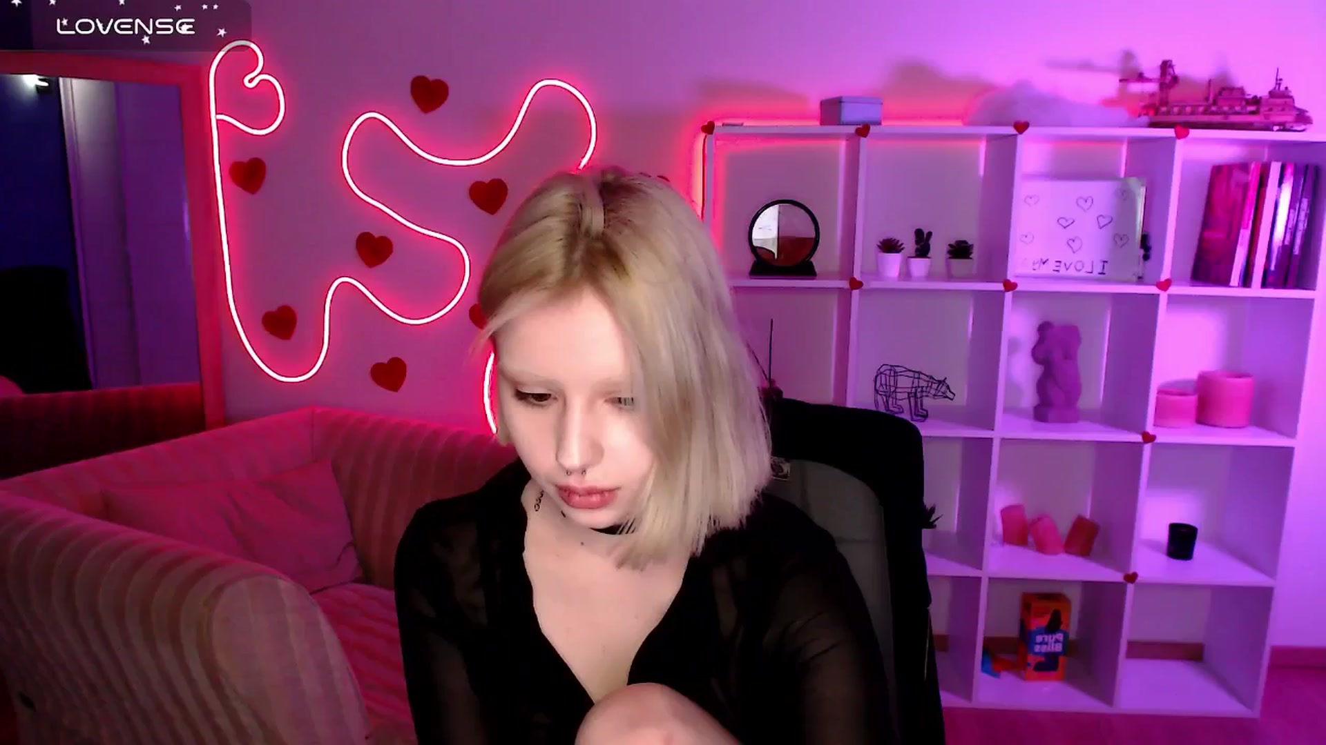 Gallery image thumbnail from Eva_Alver's myfreecams stream on, 03/06/2025, 24:36 image 2 of 20