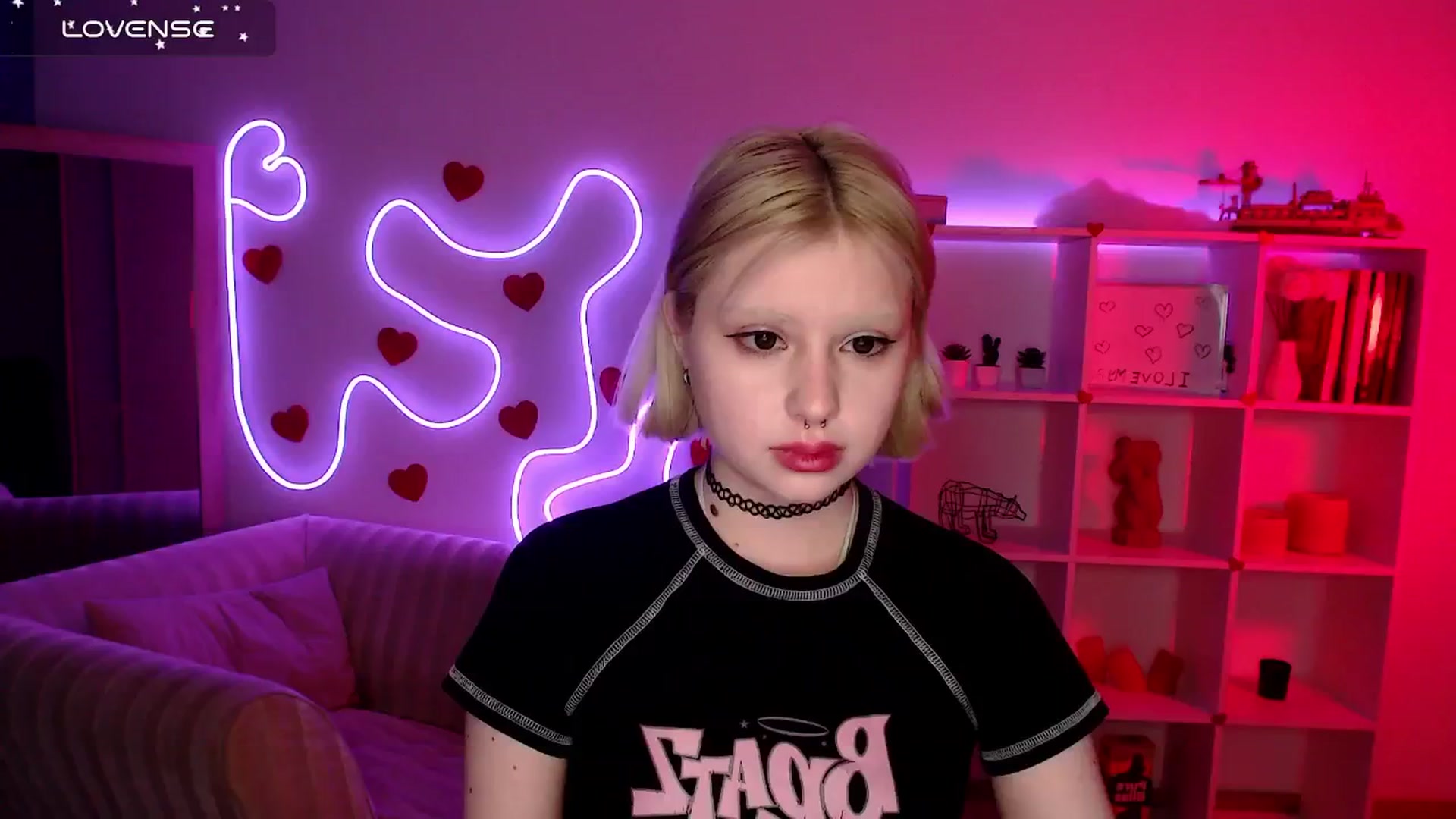 Gallery image thumbnail from Eva_Alver's myfreecams stream on, 03/10/2025, 22:07 image 18 of 20