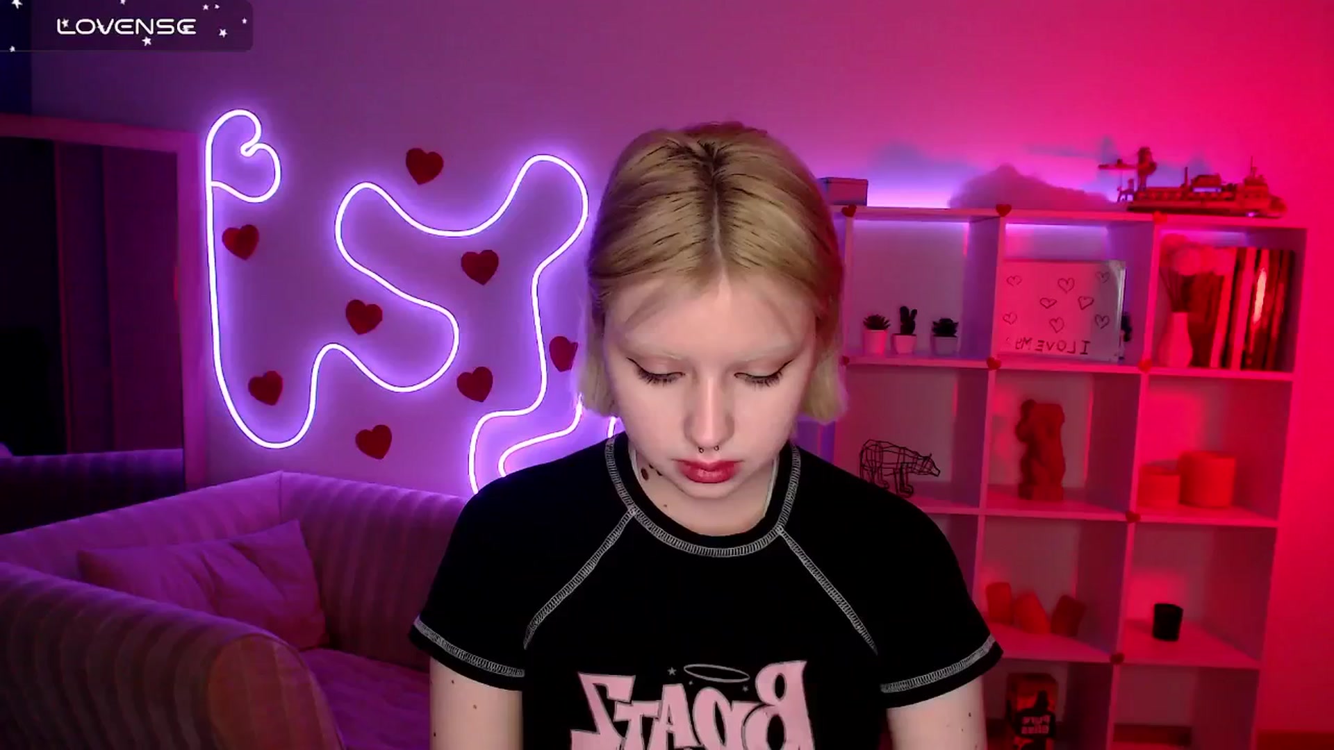 Gallery image thumbnail from Eva_Alver's myfreecams stream on, 03/10/2025, 22:07 image 15 of 20
