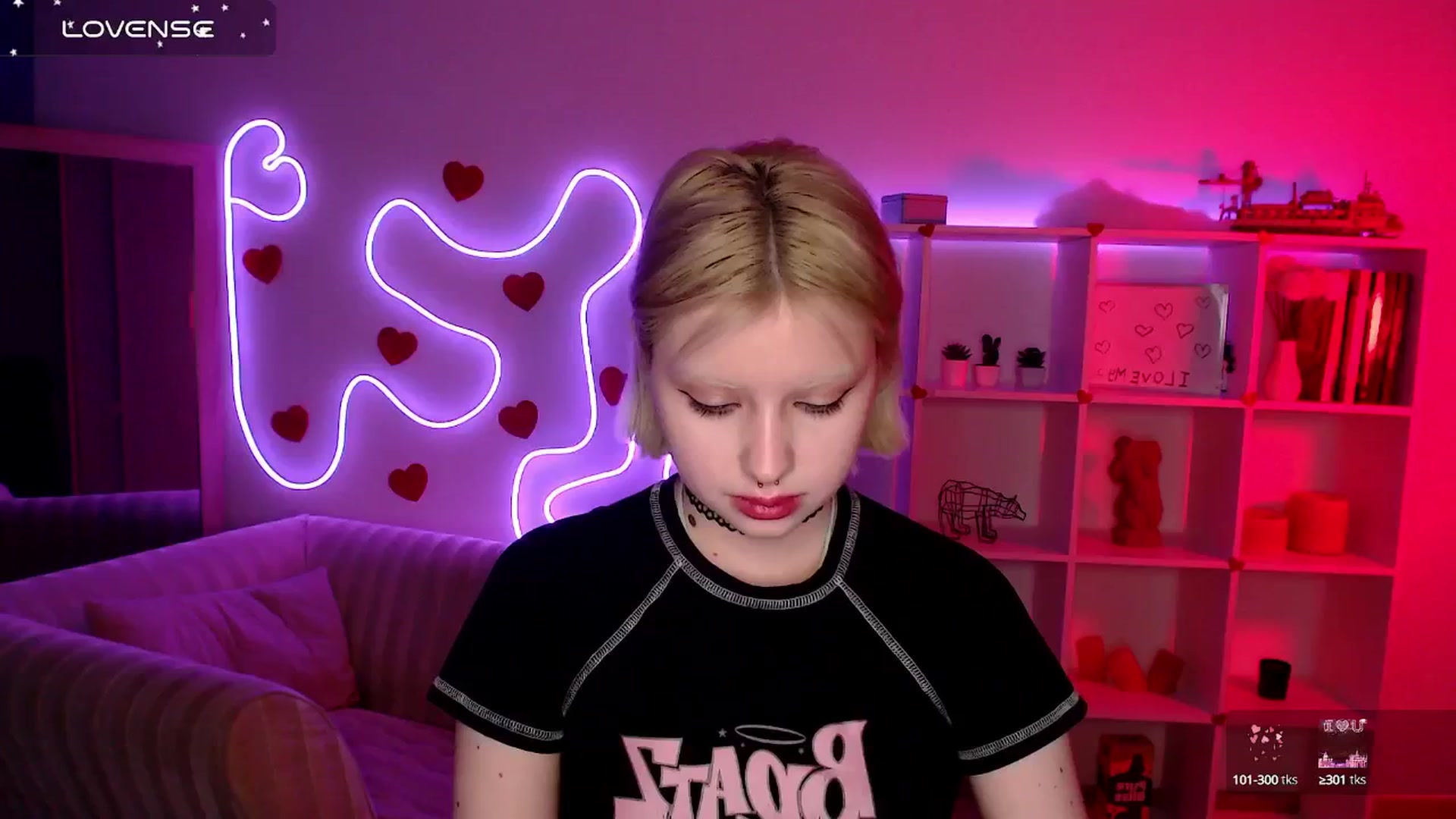 Gallery image thumbnail from Eva_Alver's myfreecams stream on, 03/10/2025, 22:07 image 17 of 20