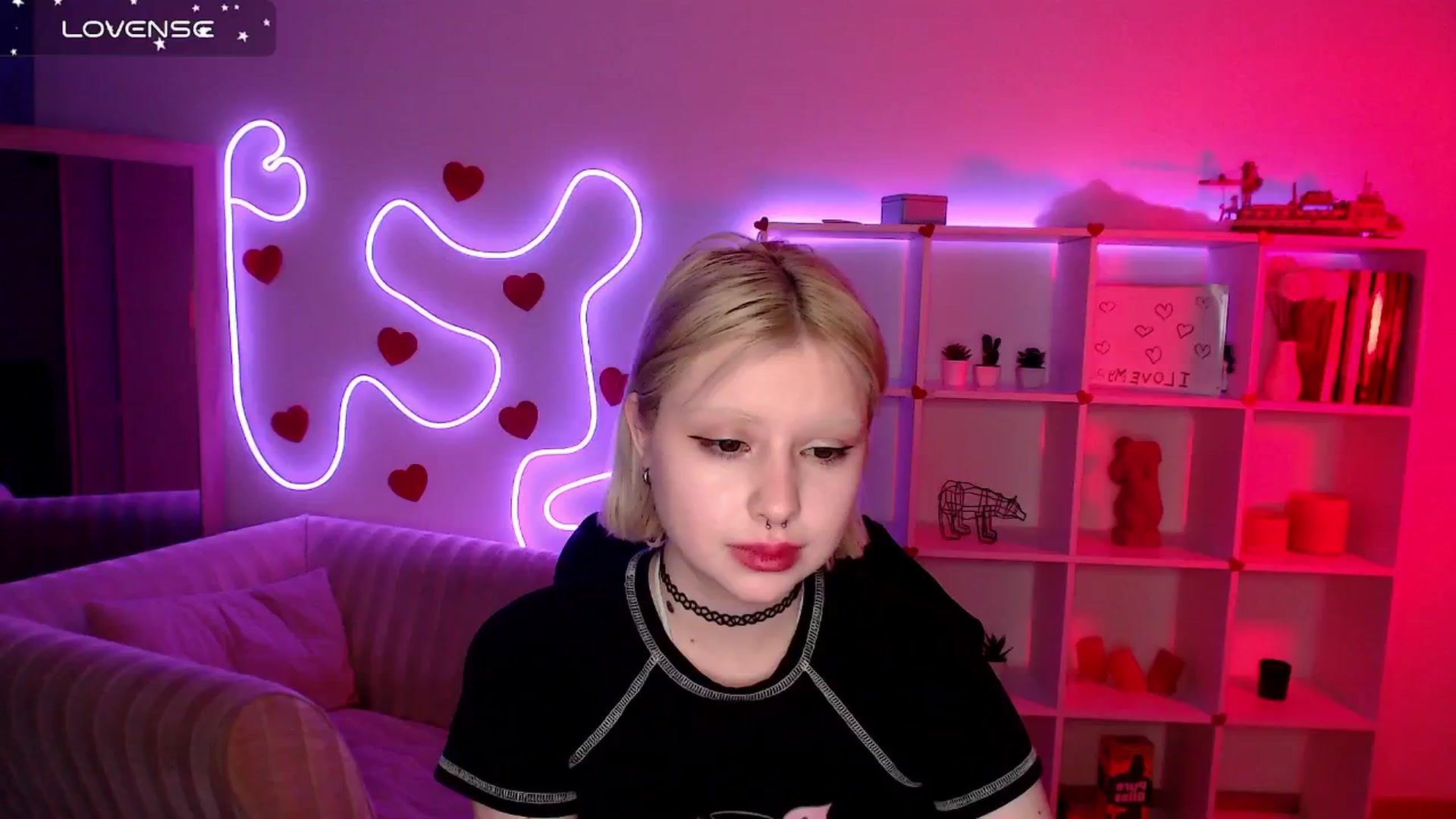 Gallery image thumbnail from Eva_Alver's myfreecams stream on, 03/10/2025, 22:07 image 2 of 20