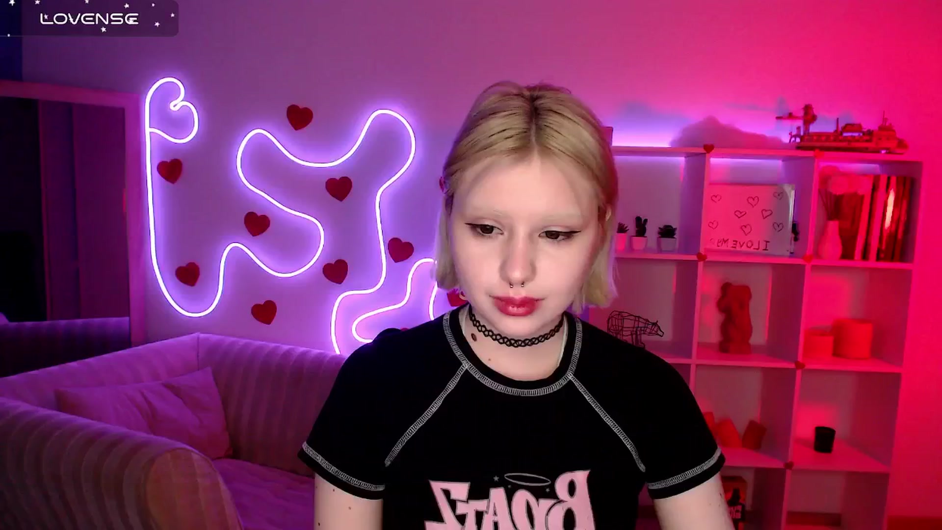 Gallery image thumbnail from Eva_Alver's myfreecams stream on, 03/10/2025, 22:07 image 8 of 20