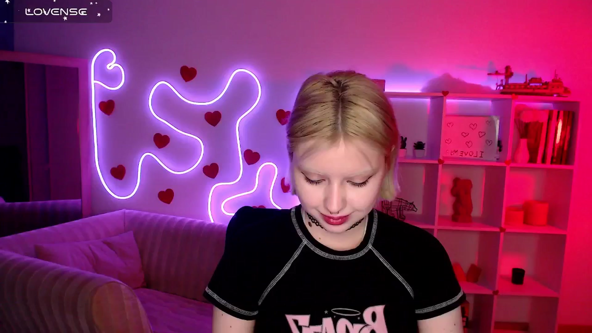 Gallery image thumbnail from Eva_Alver's myfreecams stream on, 03/10/2025, 22:07 image 9 of 20
