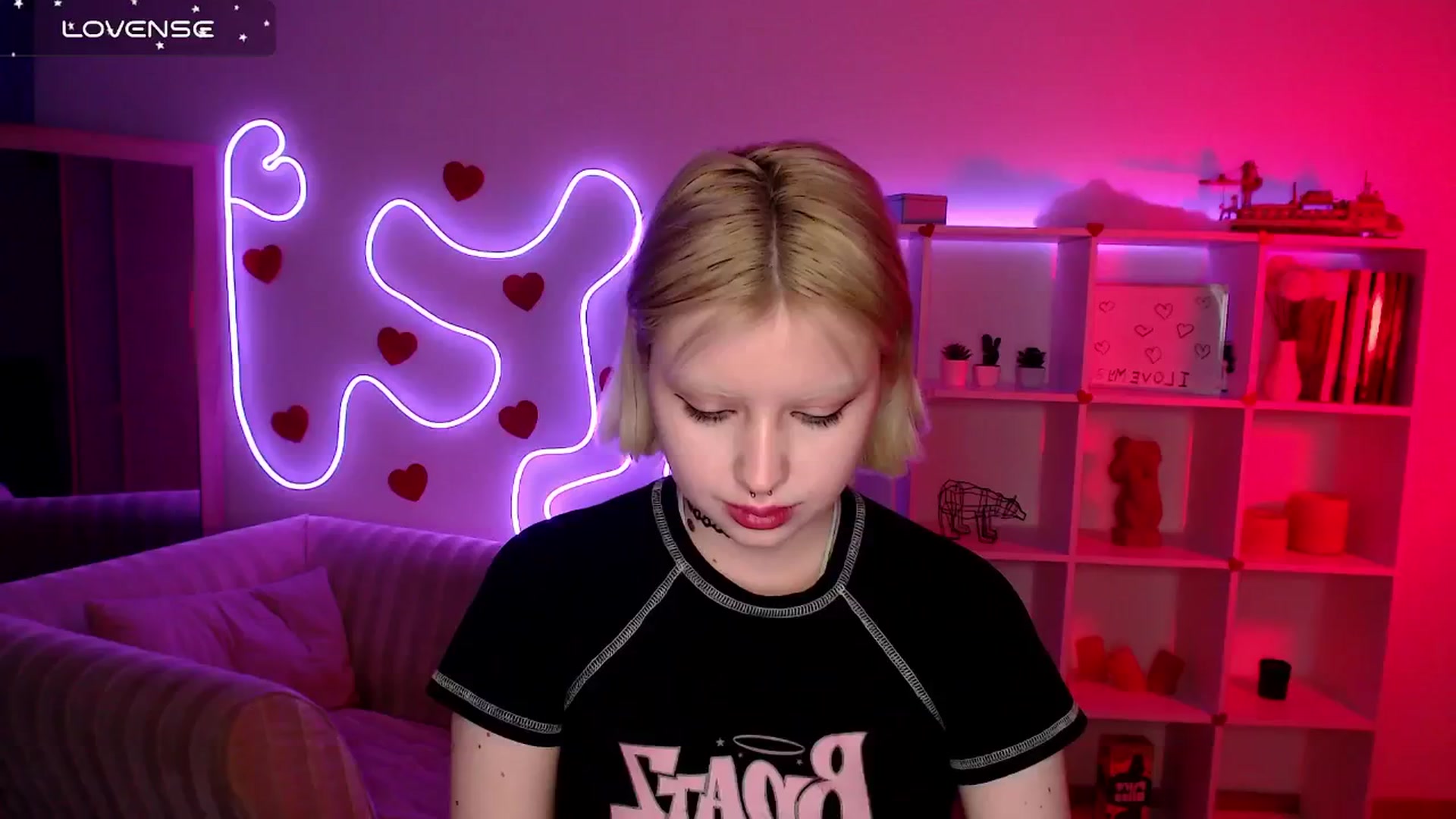 Gallery image thumbnail from Eva_Alver's myfreecams stream on, 03/10/2025, 22:07 image 19 of 20
