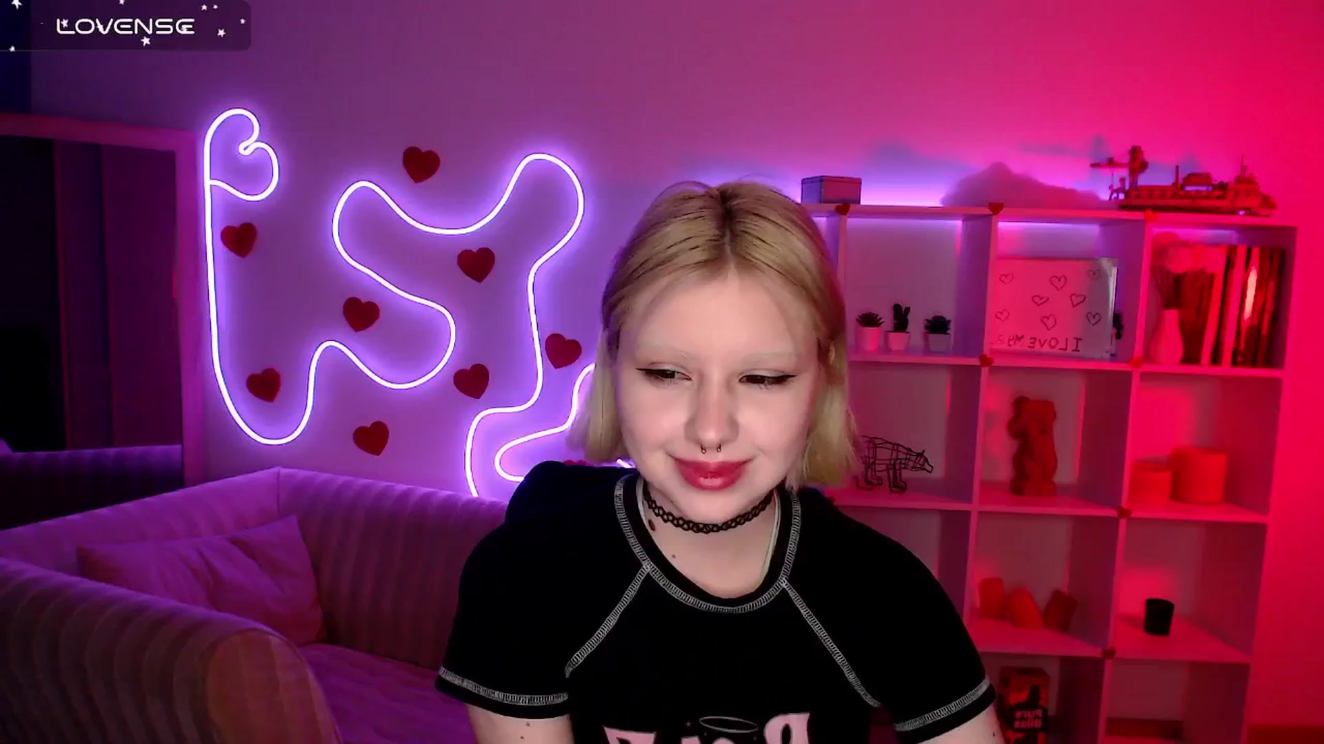 Gallery image thumbnail from Eva_Alver's myfreecams stream on, 03/10/2025, 22:07 image 20 of 20