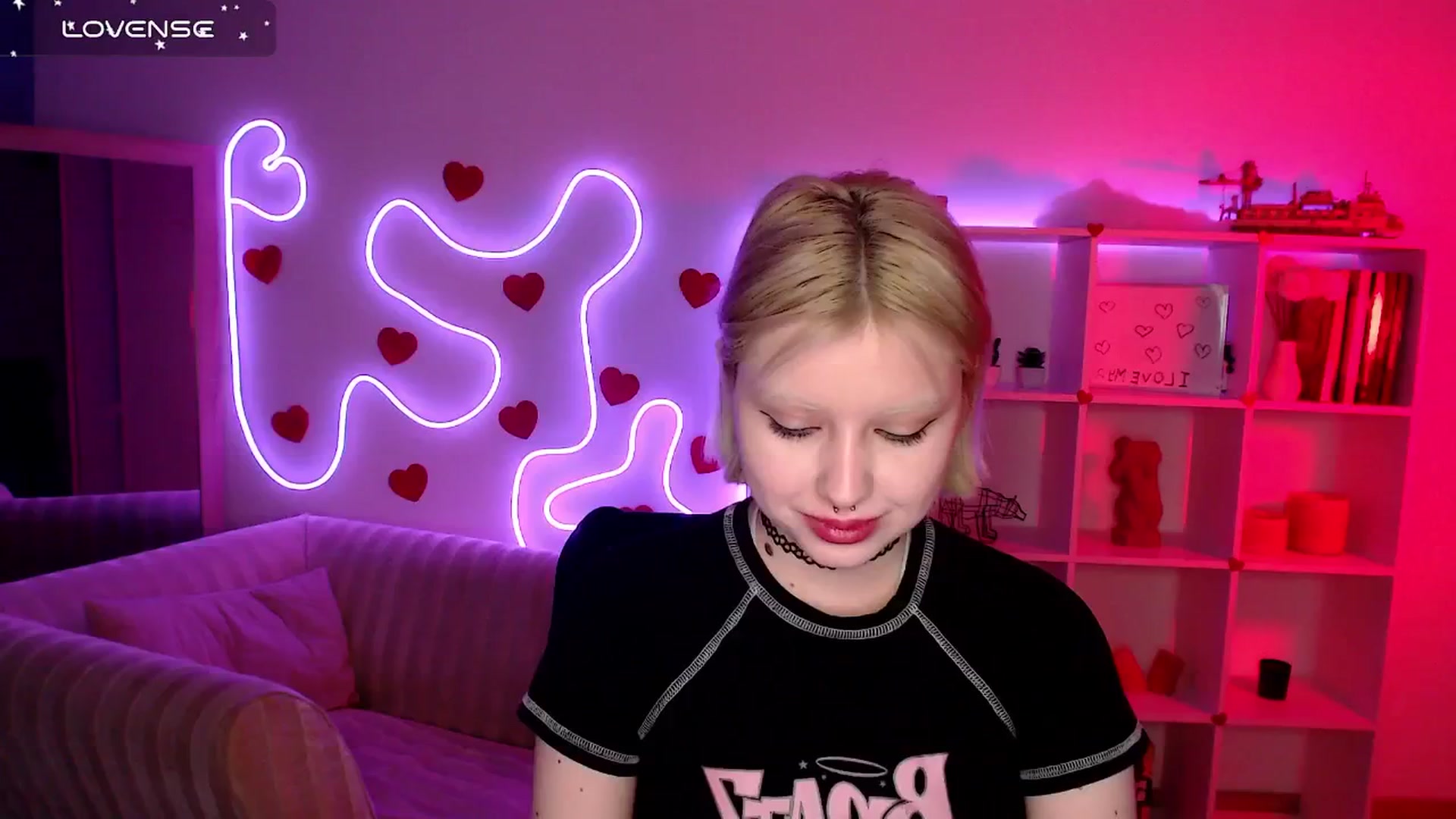 Gallery image thumbnail from Eva_Alver's myfreecams stream on, 03/10/2025, 22:07 image 10 of 20