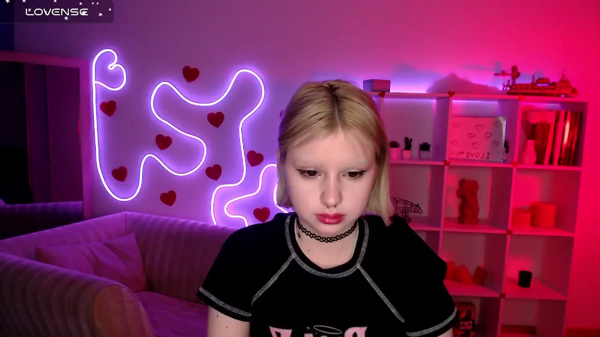 Gallery image thumbnail from Eva_Alver's myfreecams stream on, 03/10/2025, 22:35 image 14 of 20