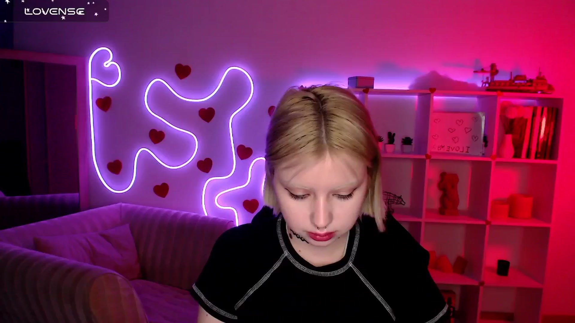 Gallery image thumbnail from Eva_Alver's myfreecams stream on, 03/10/2025, 22:35 image 12 of 20