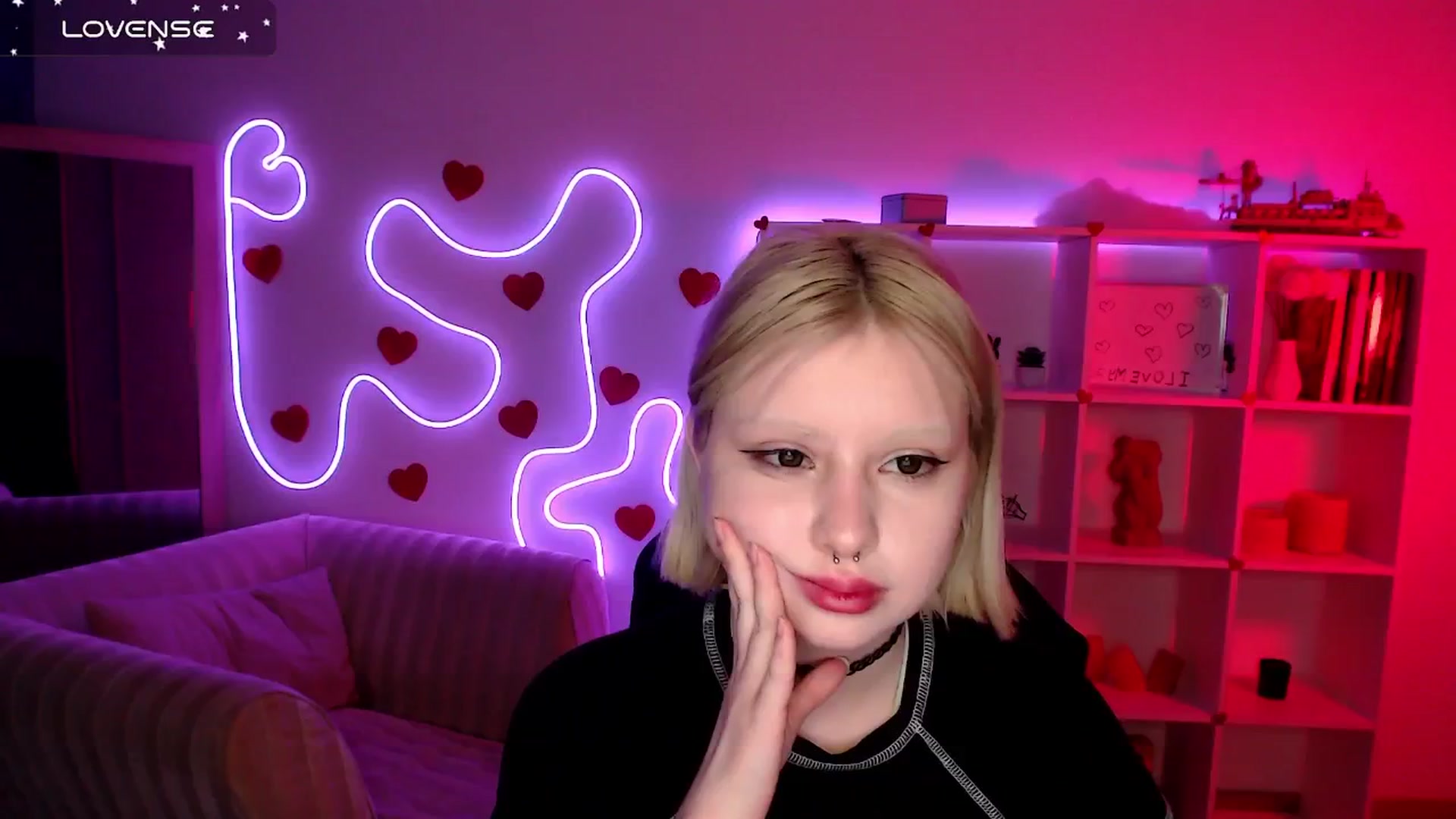 Gallery image thumbnail from Eva_Alver's myfreecams stream on, 03/10/2025, 22:35 image 10 of 20