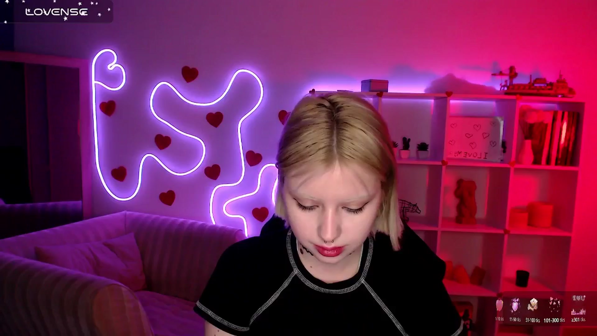 Gallery image thumbnail from Eva_Alver's myfreecams stream on, 03/10/2025, 22:35 image 8 of 20