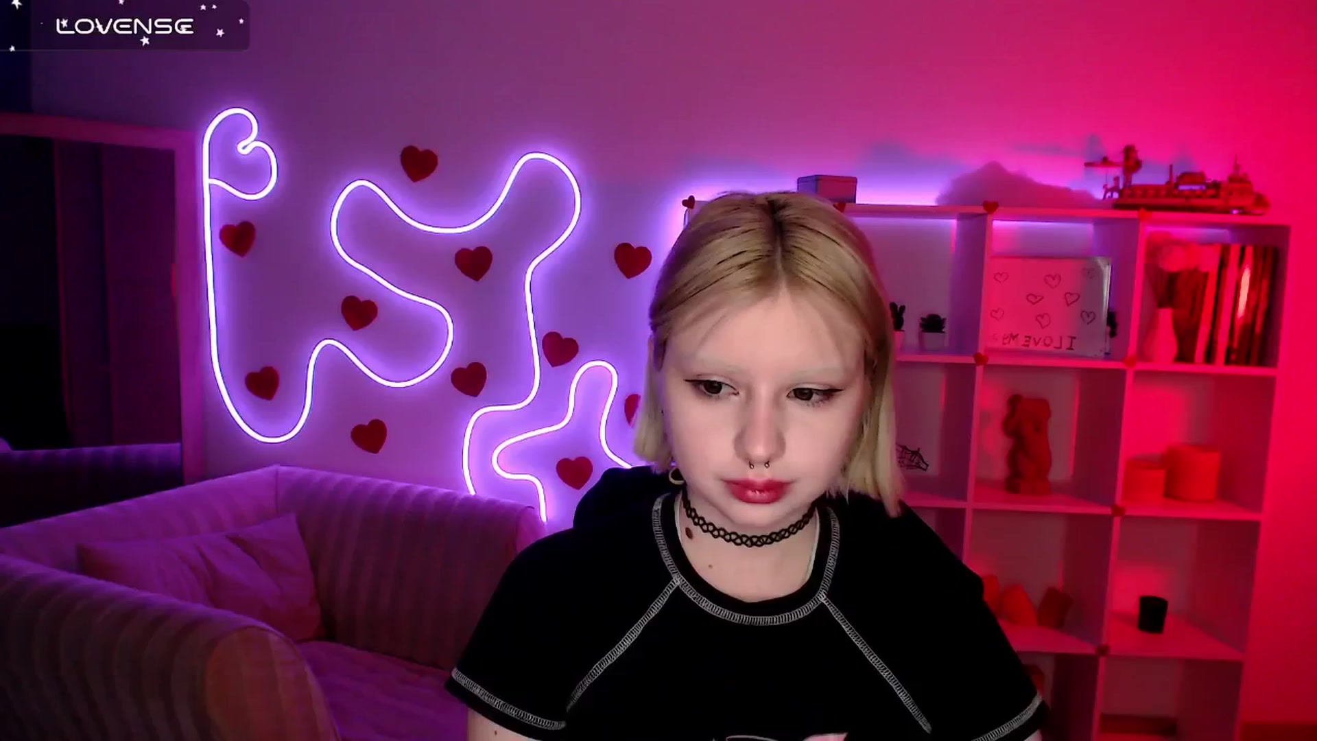 Gallery image thumbnail from Eva_Alver's myfreecams stream on, 03/10/2025, 22:35 image 9 of 20