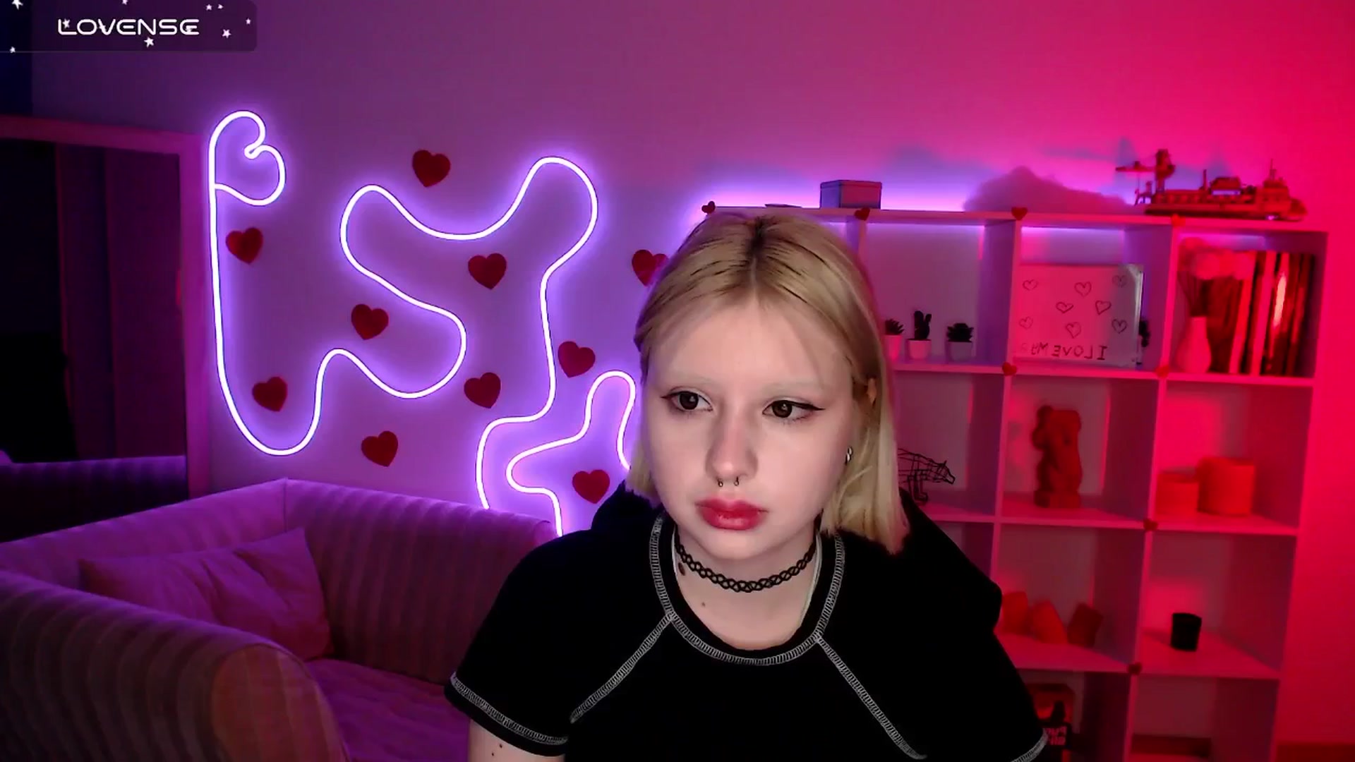 Gallery image thumbnail from Eva_Alver's myfreecams stream on, 03/10/2025, 22:35 image 2 of 20