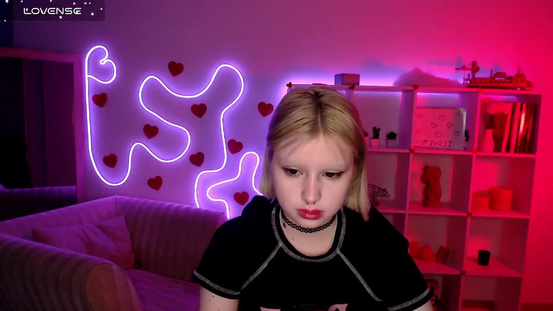 Gallery image thumbnail from Eva_Alver's myfreecams stream on, 03/10/2025, 22:35 image 6 of 20