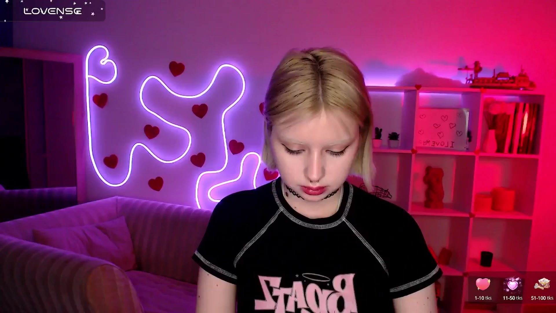 Gallery image thumbnail from Eva_Alver's myfreecams stream on, 03/10/2025, 22:35 image 16 of 20