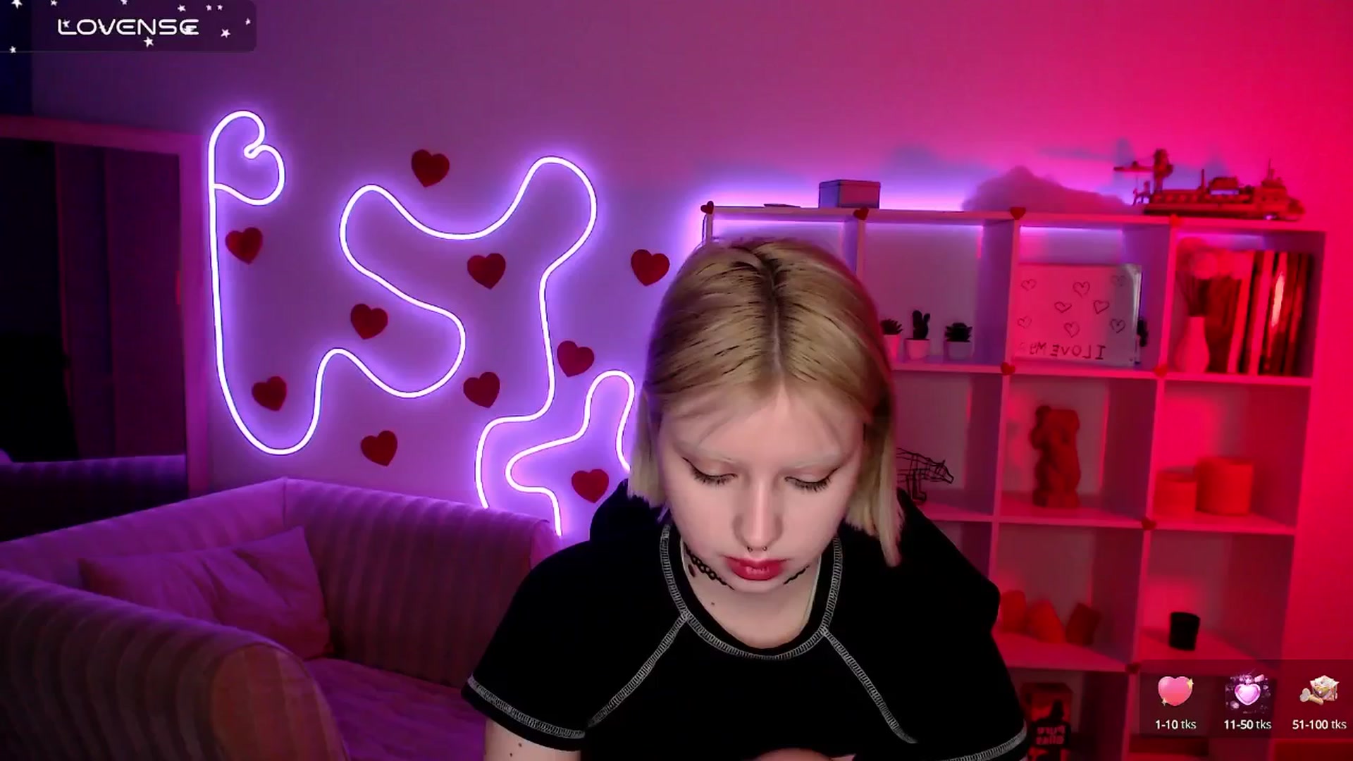 Gallery image thumbnail from Eva_Alver's myfreecams stream on, 03/10/2025, 22:35 image 5 of 20