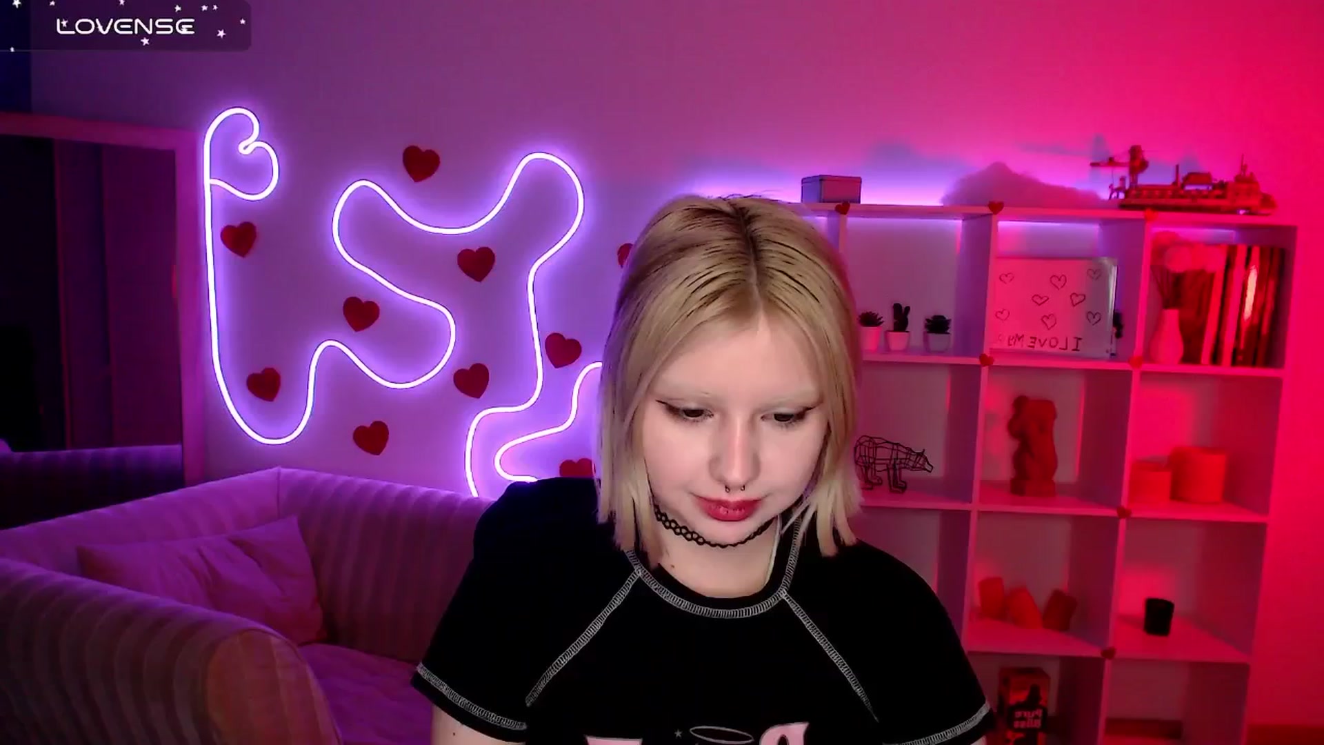 Gallery image thumbnail from Eva_Alver's myfreecams stream on, 03/10/2025, 23:32 image 1 of 20
