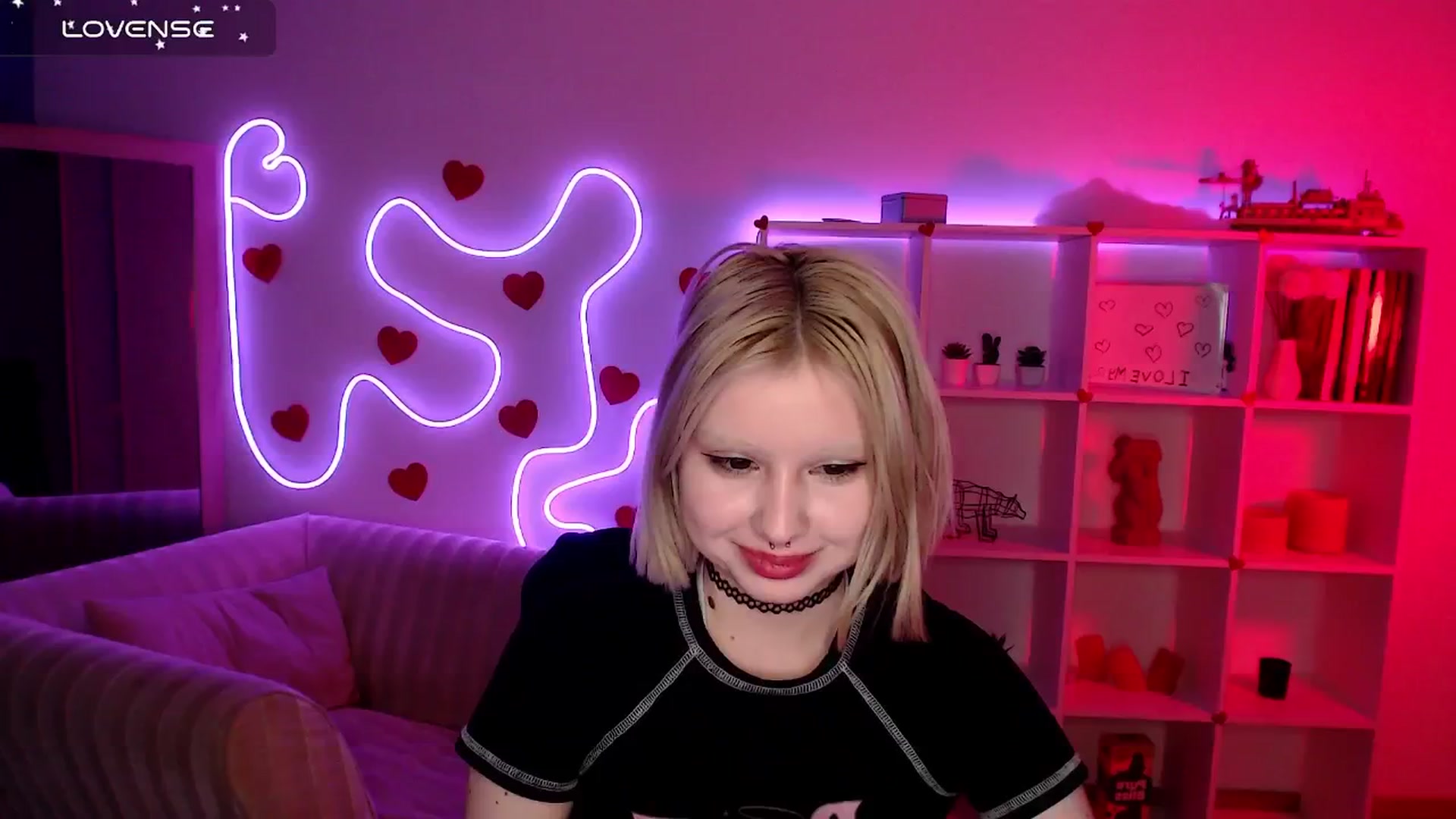 Gallery image thumbnail from Eva_Alver's myfreecams stream on, 03/10/2025, 23:32 image 19 of 20