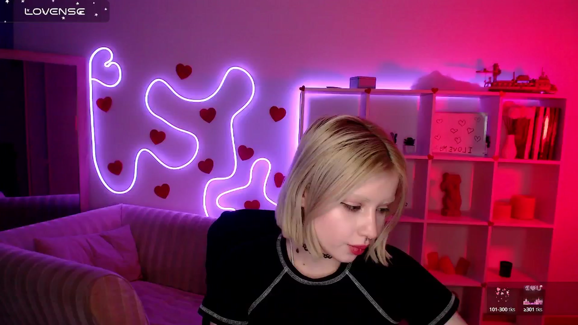 Gallery image thumbnail from Eva_Alver's myfreecams stream on, 03/10/2025, 23:32 image 9 of 20