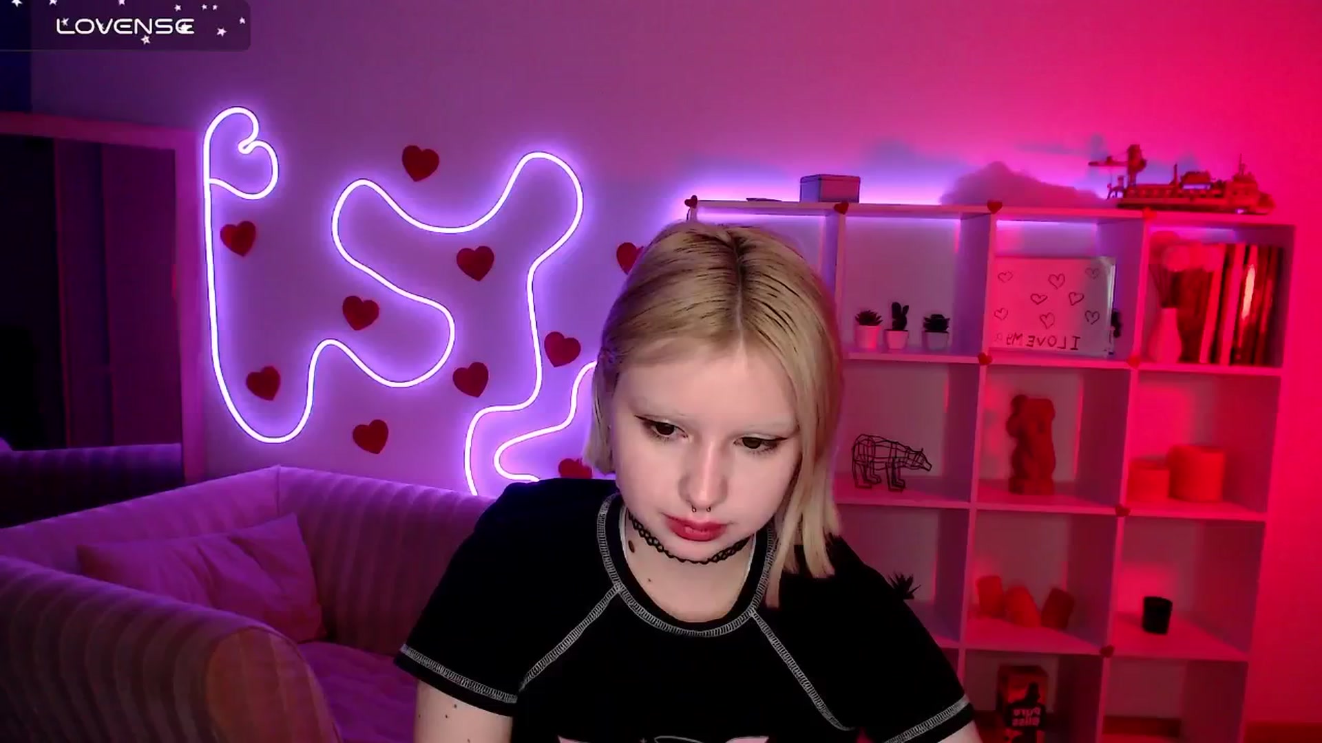 Gallery image thumbnail from Eva_Alver's myfreecams stream on, 03/10/2025, 23:32 image 13 of 20
