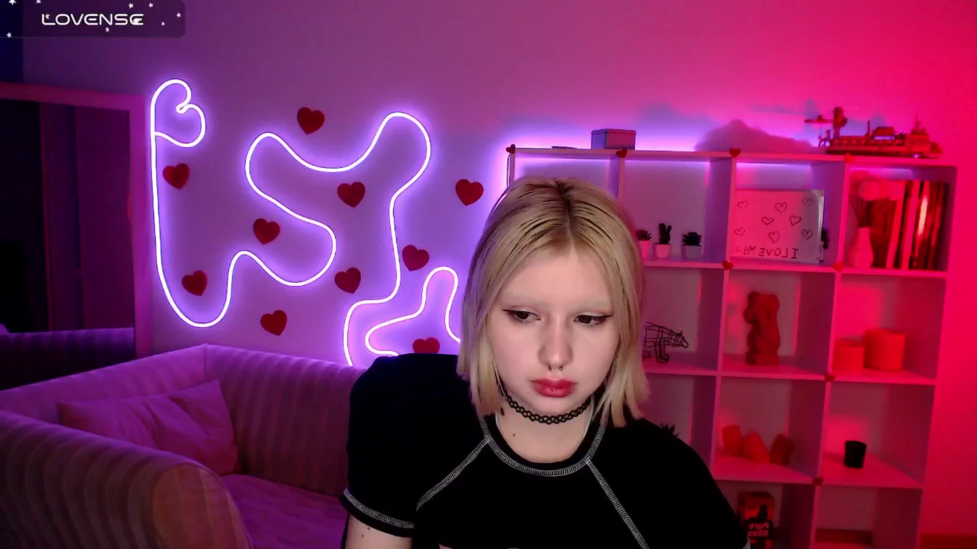 Gallery image thumbnail from Eva_Alver's myfreecams stream on, 03/10/2025, 23:32 image 6 of 20