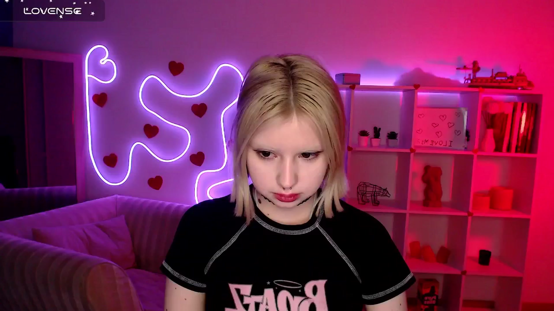 Gallery image thumbnail from Eva_Alver's myfreecams stream on, 03/10/2025, 23:32 image 4 of 20