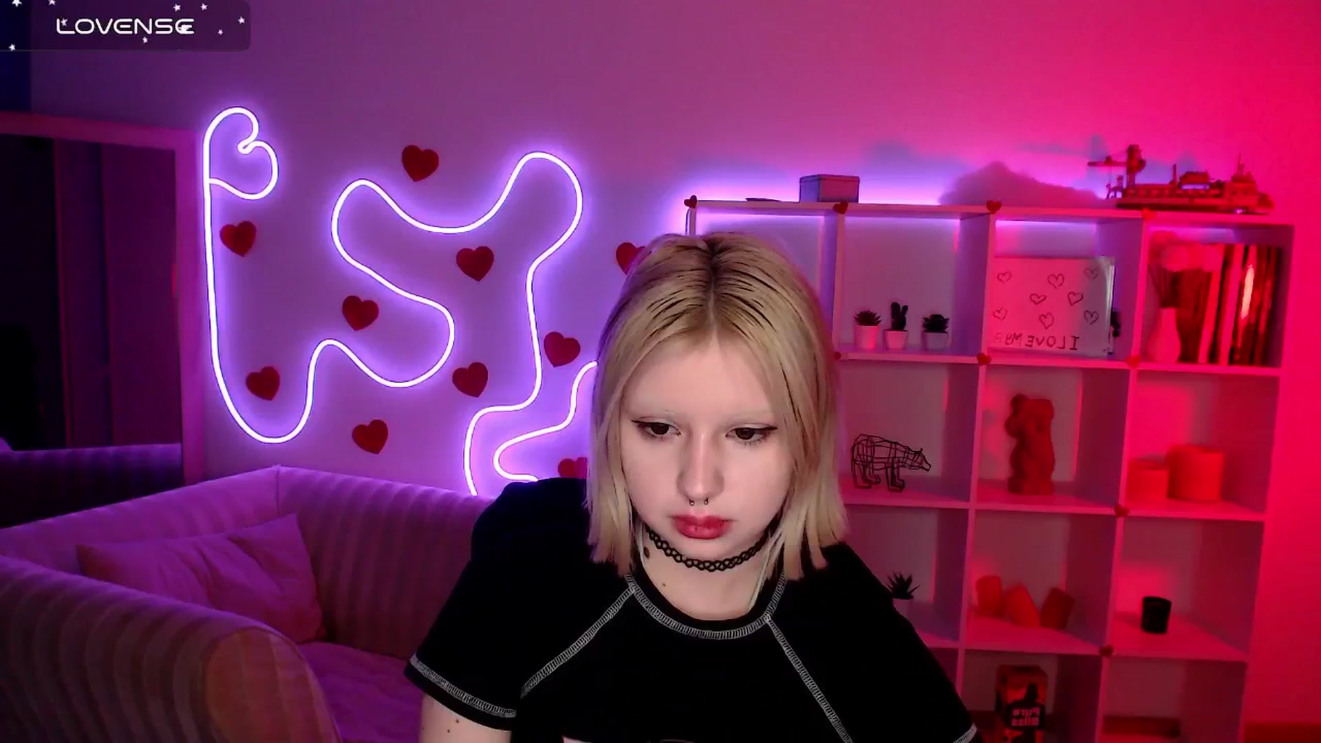 Gallery image thumbnail from Eva_Alver's myfreecams stream on, 03/10/2025, 23:32 image 5 of 20
