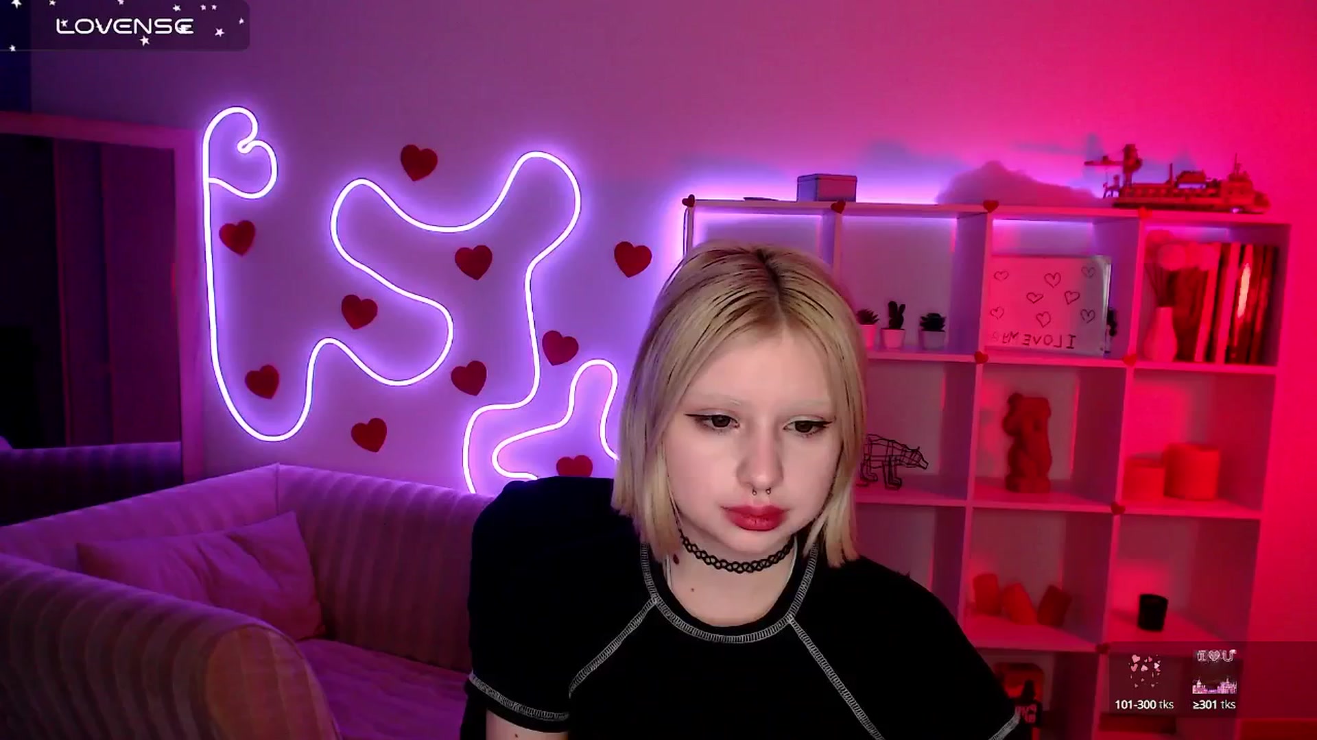 Gallery image thumbnail from Eva_Alver's myfreecams stream on, 03/10/2025, 23:32 image 7 of 20