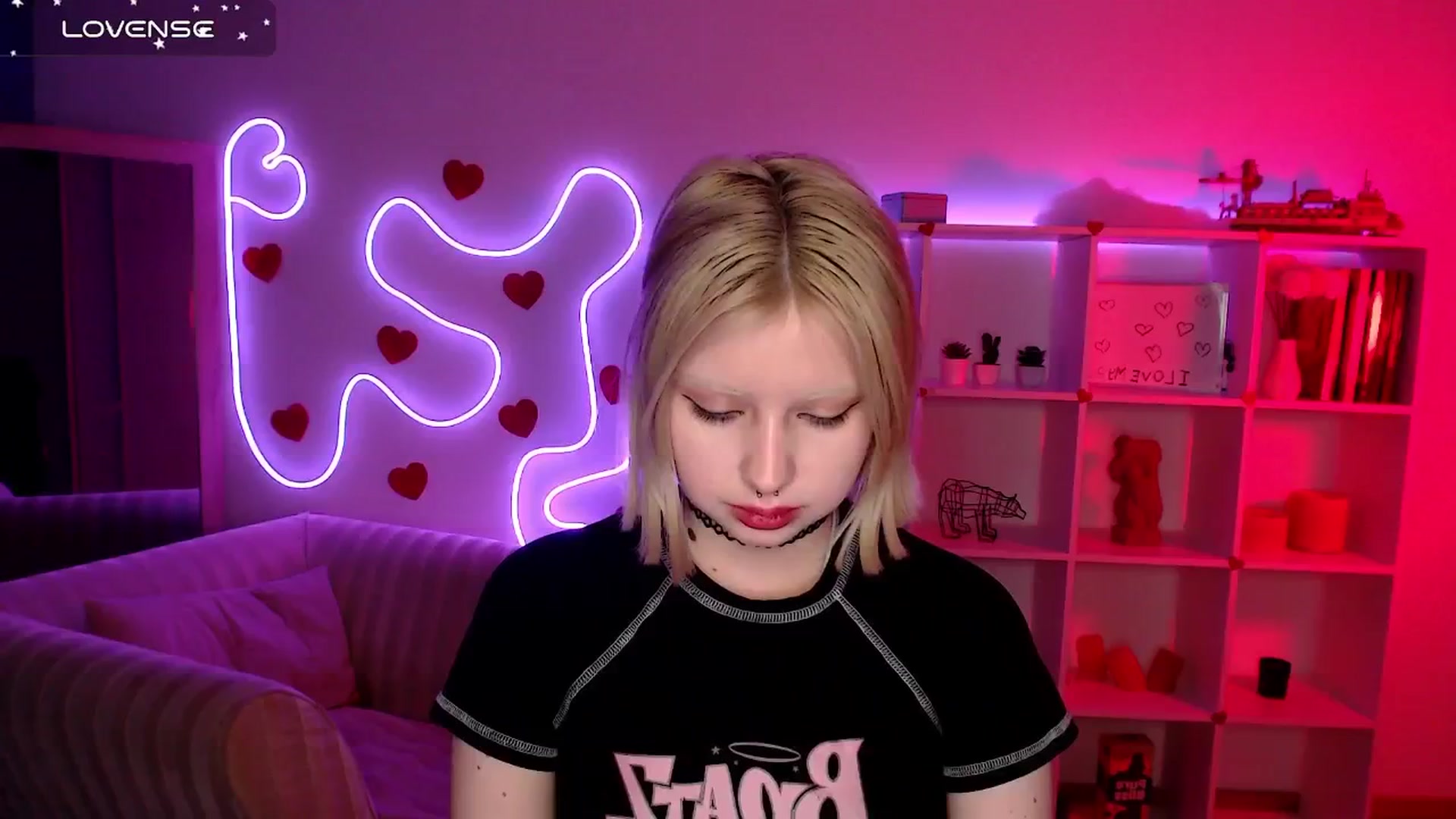 Gallery image thumbnail from Eva_Alver's myfreecams stream on, 03/10/2025, 23:32 image 3 of 20