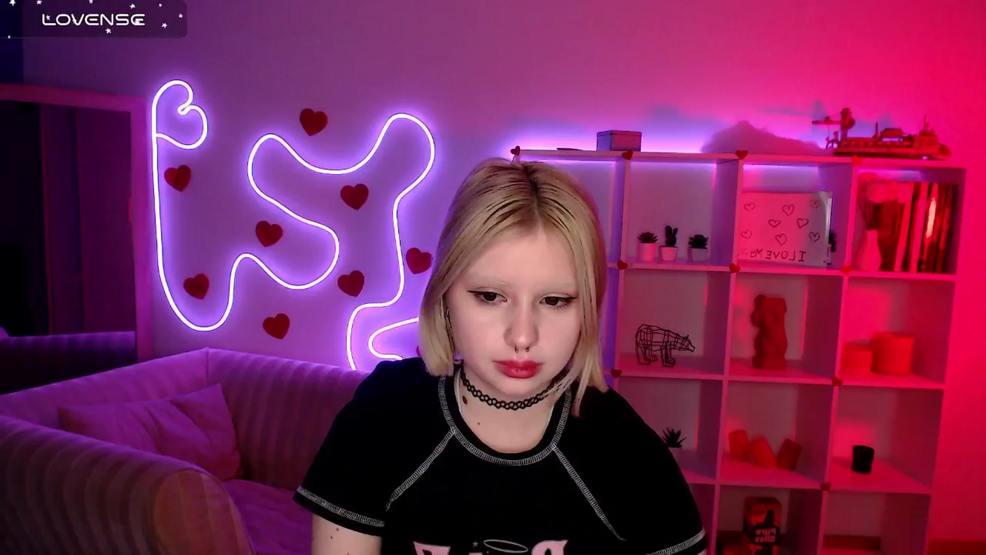 Gallery image thumbnail from Eva_Alver's myfreecams stream on, 03/10/2025, 23:32 image 10 of 20