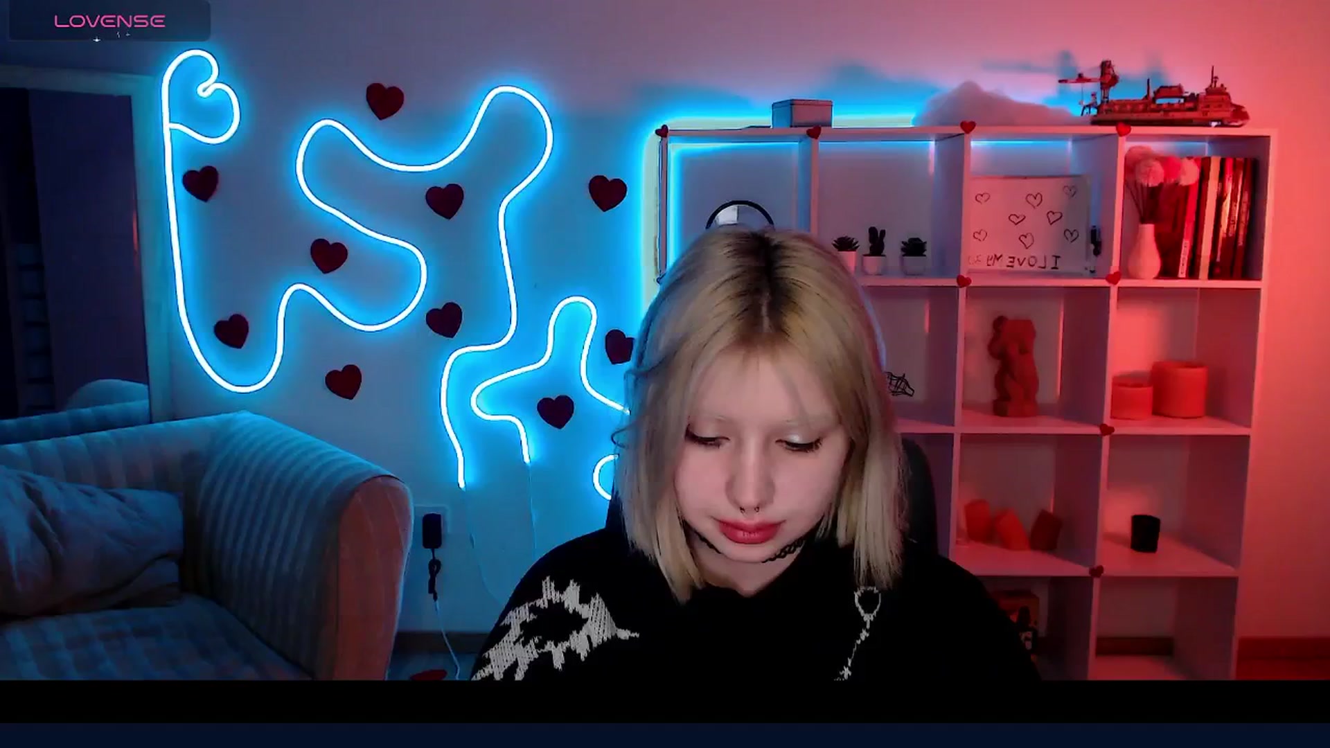 Gallery image thumbnail from Eva_Alver's myfreecams stream on, 03/18/2025, 24:50 image 4 of 20