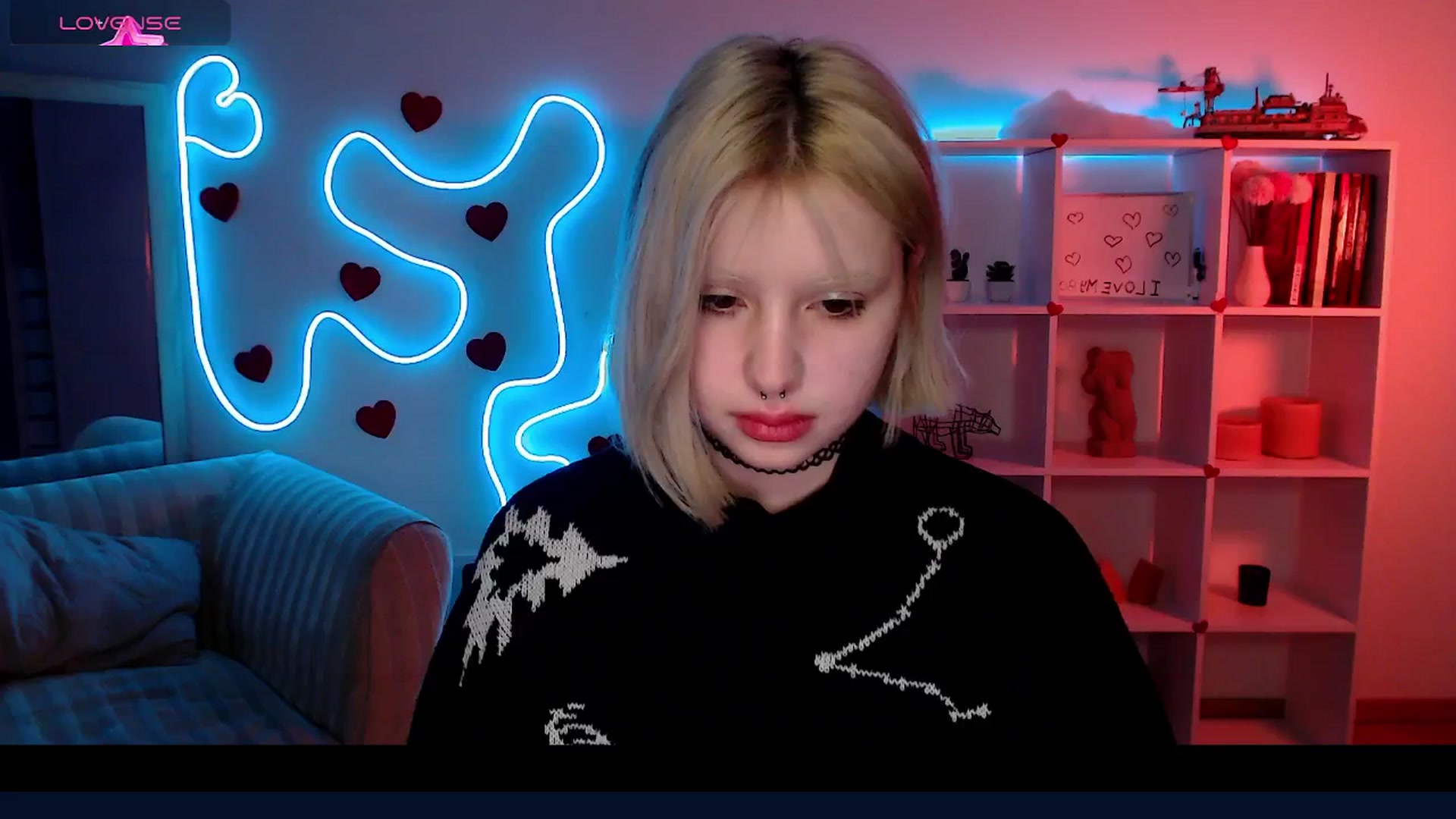 Gallery image thumbnail from Eva_Alver's myfreecams stream on, 03/18/2025, 24:50 image 16 of 20