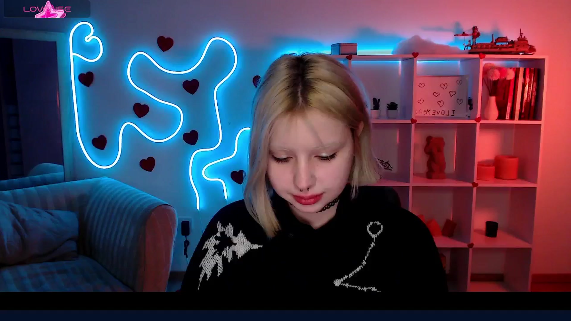 Gallery image thumbnail from Eva_Alver's myfreecams stream on, 03/18/2025, 24:50 image 12 of 20