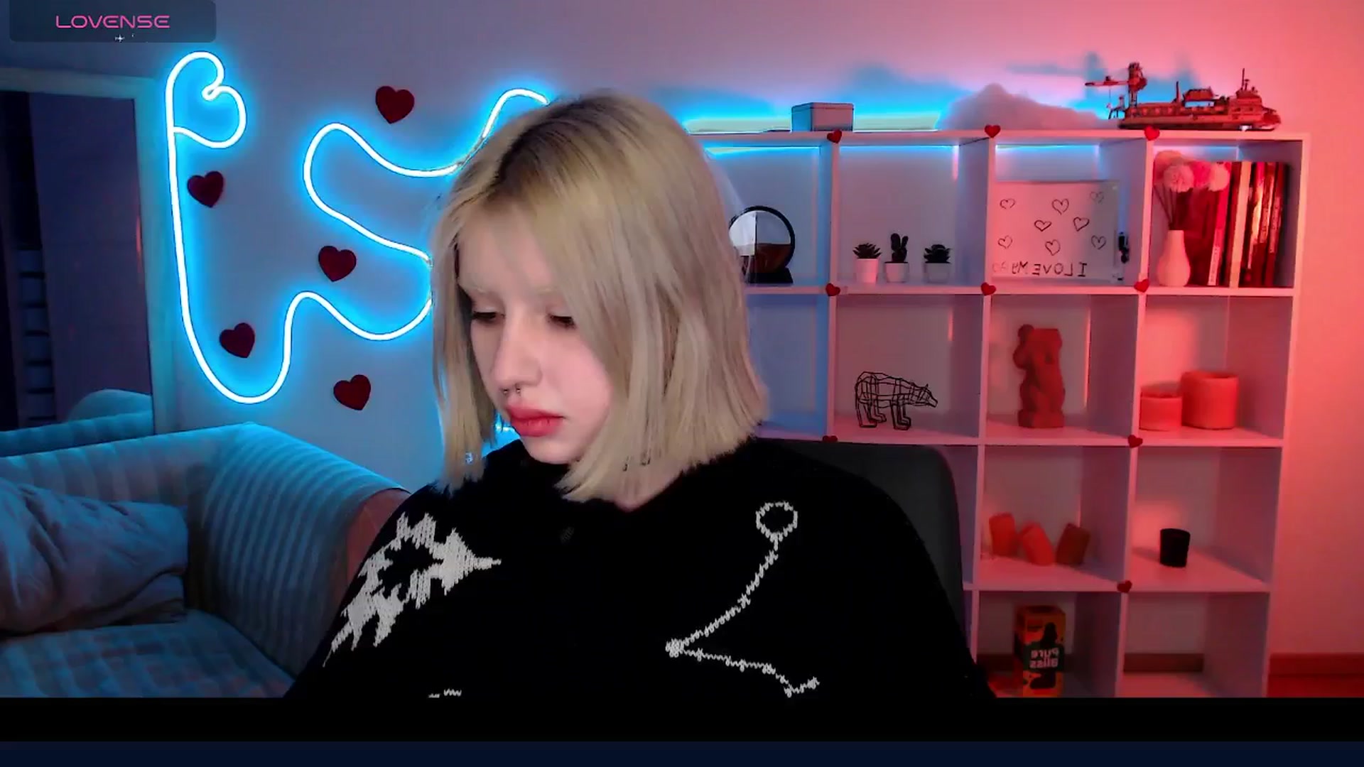 Gallery image thumbnail from Eva_Alver's myfreecams stream on, 03/18/2025, 24:50 image 9 of 20