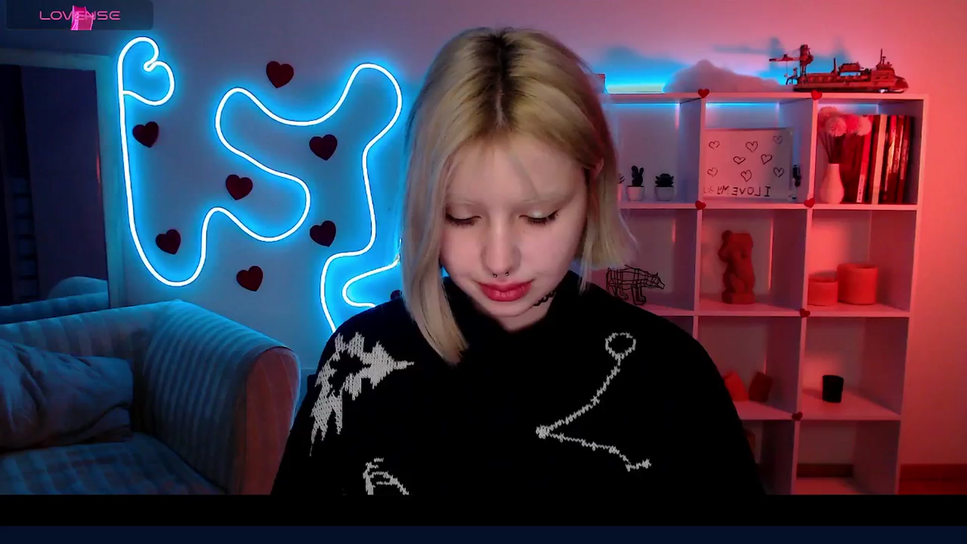 Gallery image thumbnail from Eva_Alver's myfreecams stream on, 03/18/2025, 24:50 image 18 of 20