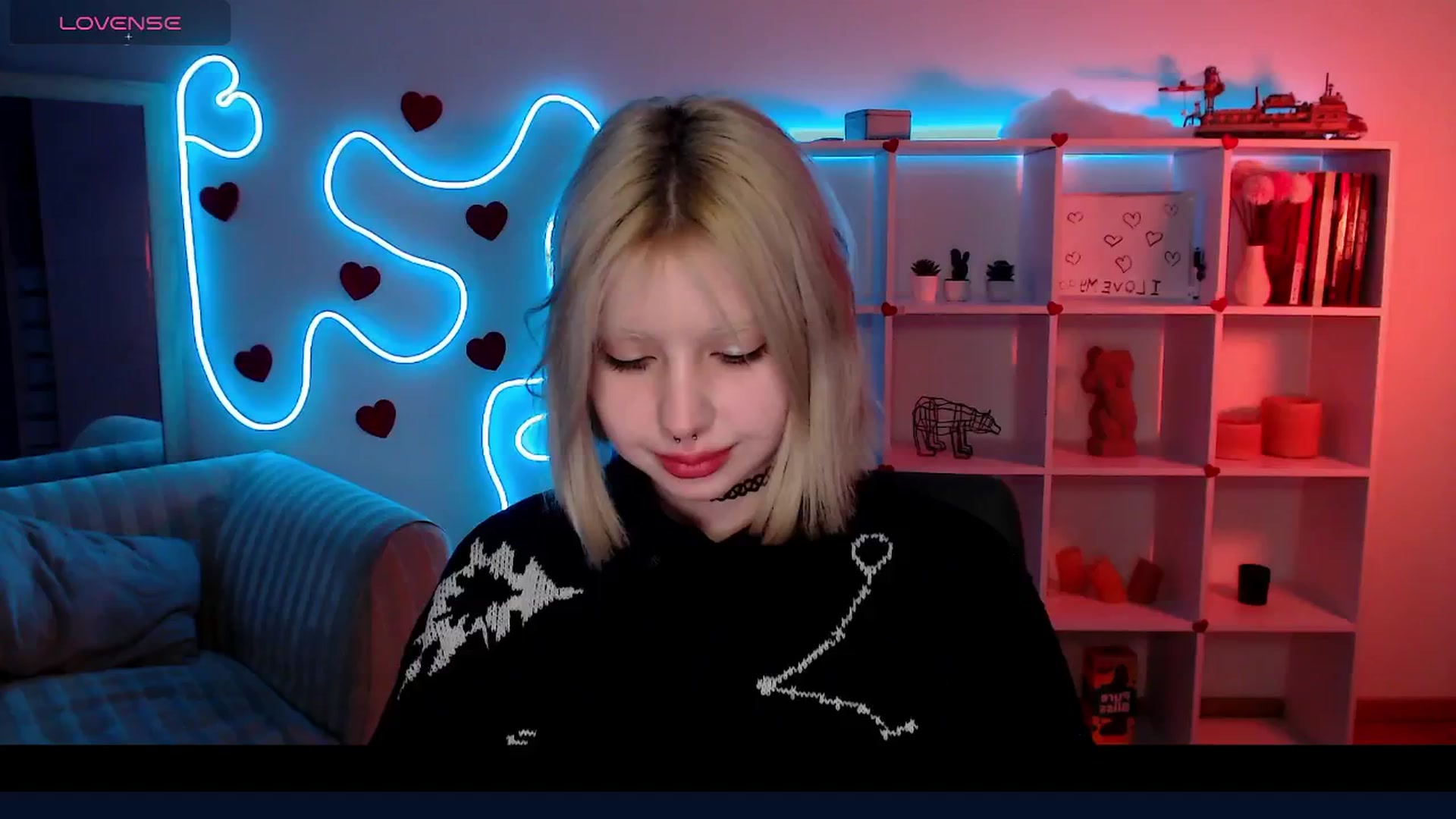 Gallery image thumbnail from Eva_Alver's myfreecams stream on, 03/18/2025, 24:50 image 8 of 20