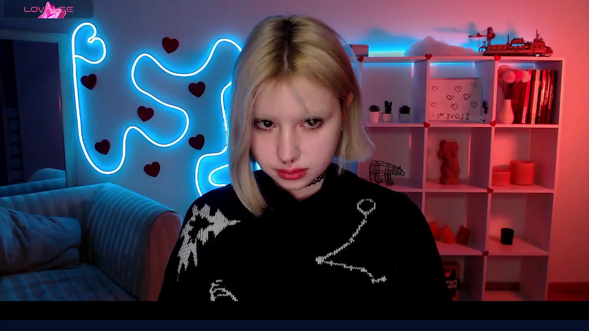 Gallery image thumbnail from Eva_Alver's myfreecams stream on, 03/18/2025, 24:50 image 17 of 20