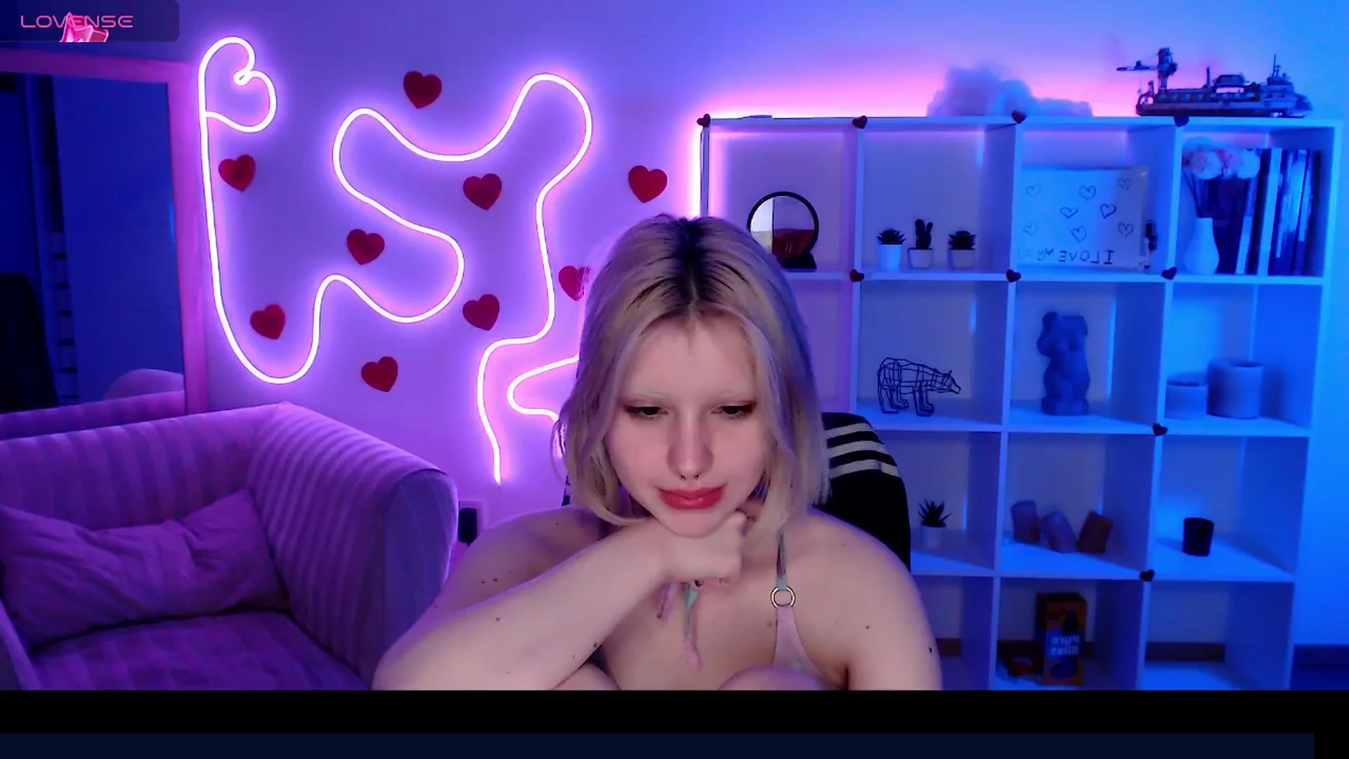 Gallery image thumbnail from Eva_Alver's myfreecams stream on, 03/31/2025, 02:38 image 20 of 20