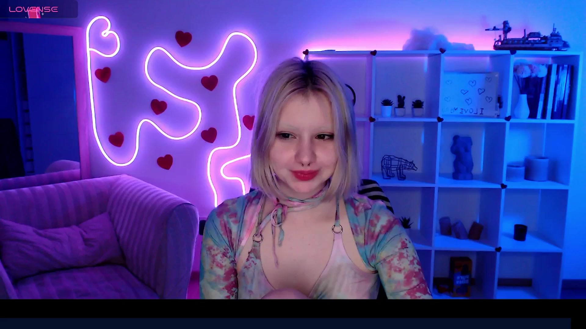 Gallery image thumbnail from Eva_Alver's myfreecams stream on, 03/31/2025, 02:38 image 16 of 20