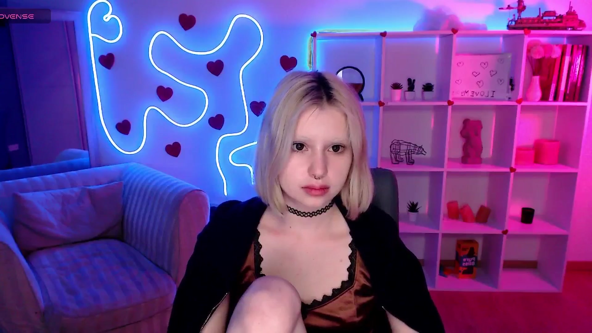 Gallery image thumbnail from Eva_Alver's myfreecams stream on, 04/07/2025, 01:49 image 6 of 20