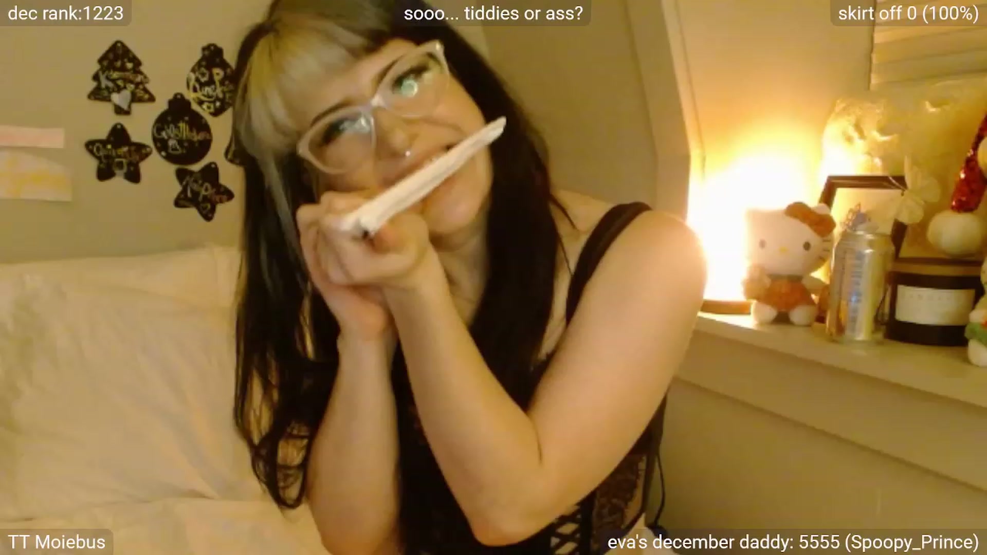 Gallery image thumbnail from Eva_Blush's myfreecams stream on, 12/19/2022, 07:20 image 3 of 20