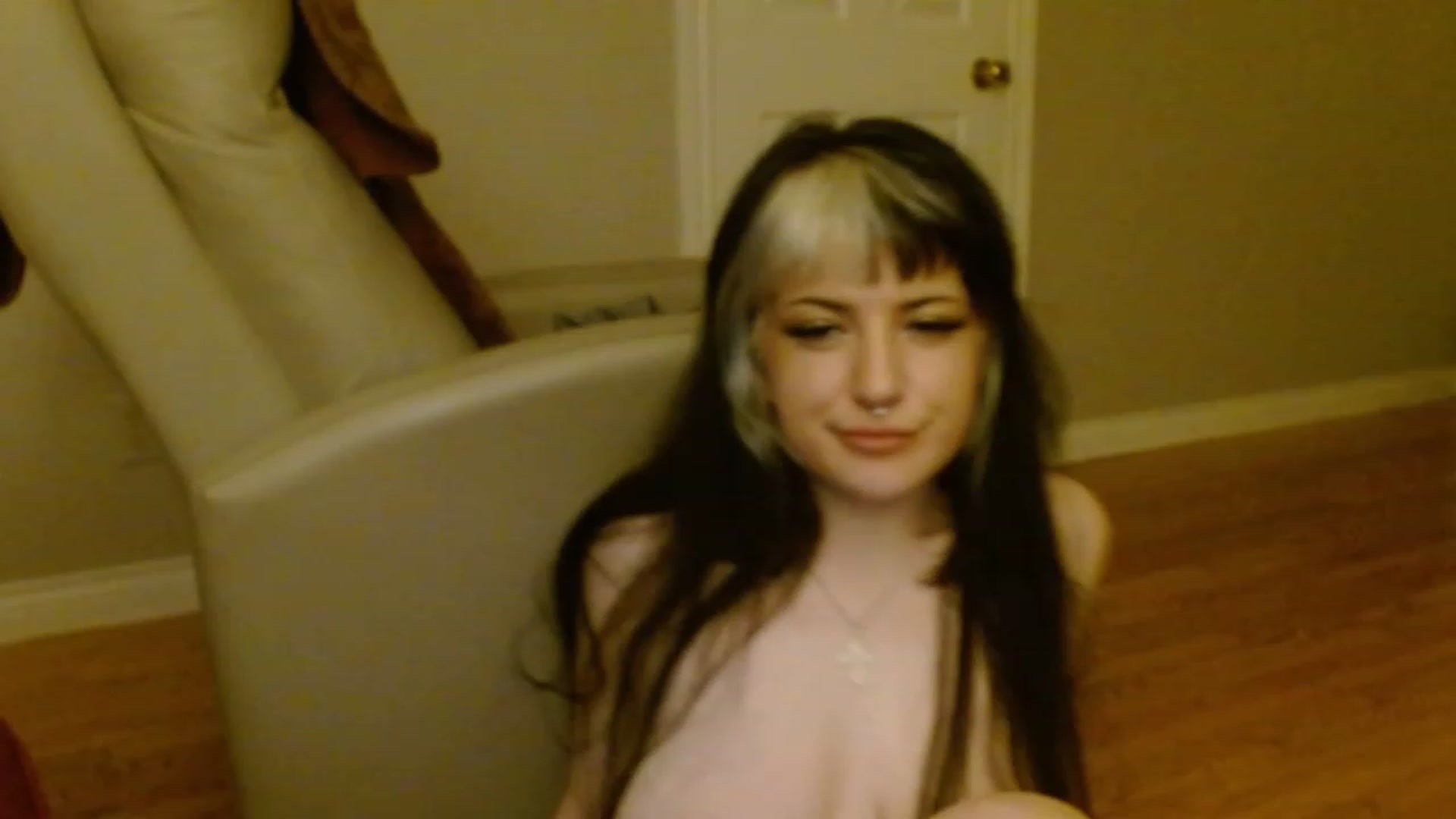 Gallery image thumbnail from Eva_Blush's myfreecams stream on, 12/25/2022, 07:43 image 14 of 20