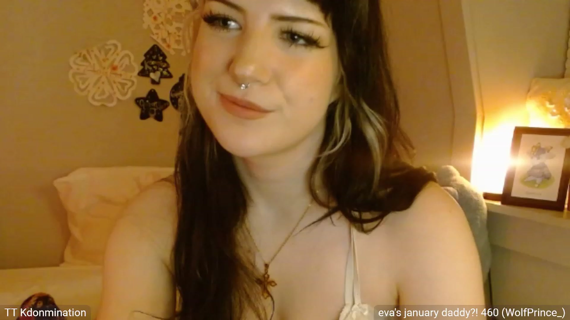 Gallery image thumbnail from Eva_Blush's myfreecams stream on, 01/12/2023, 04:52 image 16 of 20