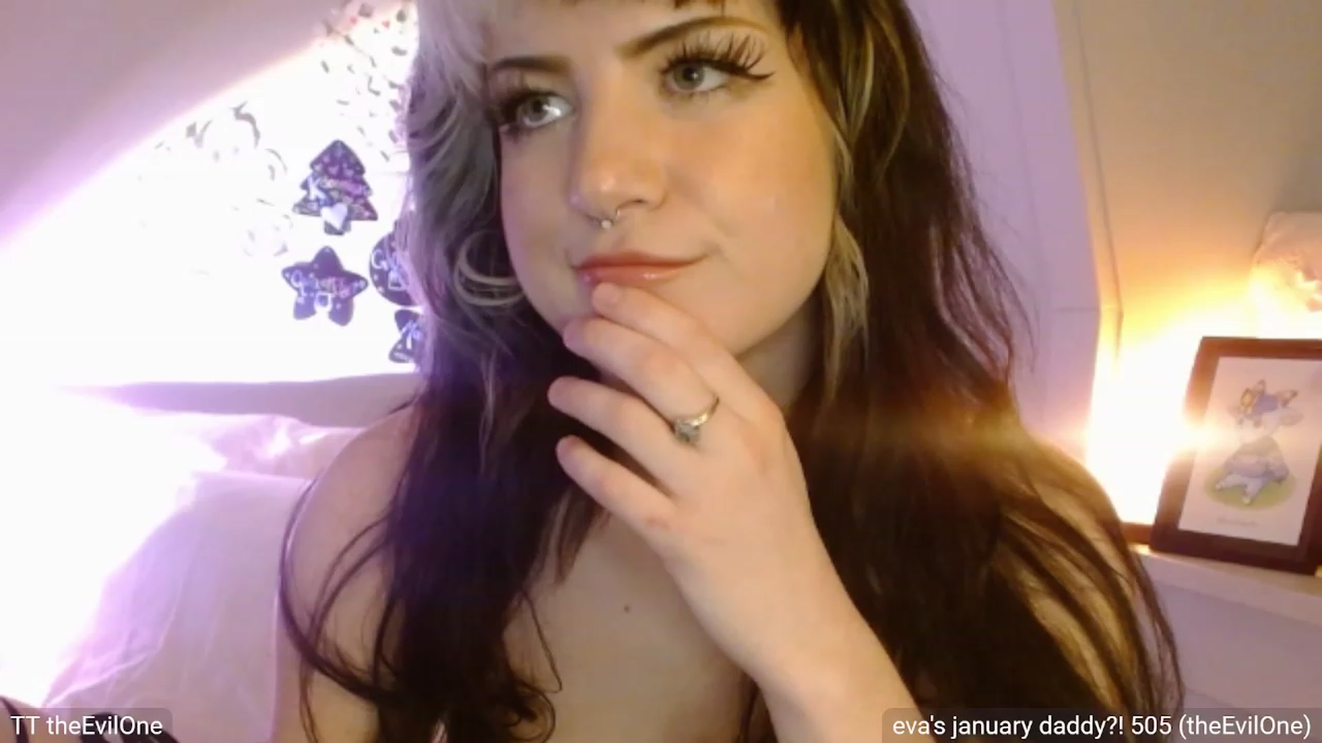 Gallery image thumbnail from Eva_Blush's myfreecams stream on, 01/13/2023, 05:17 image 15 of 20