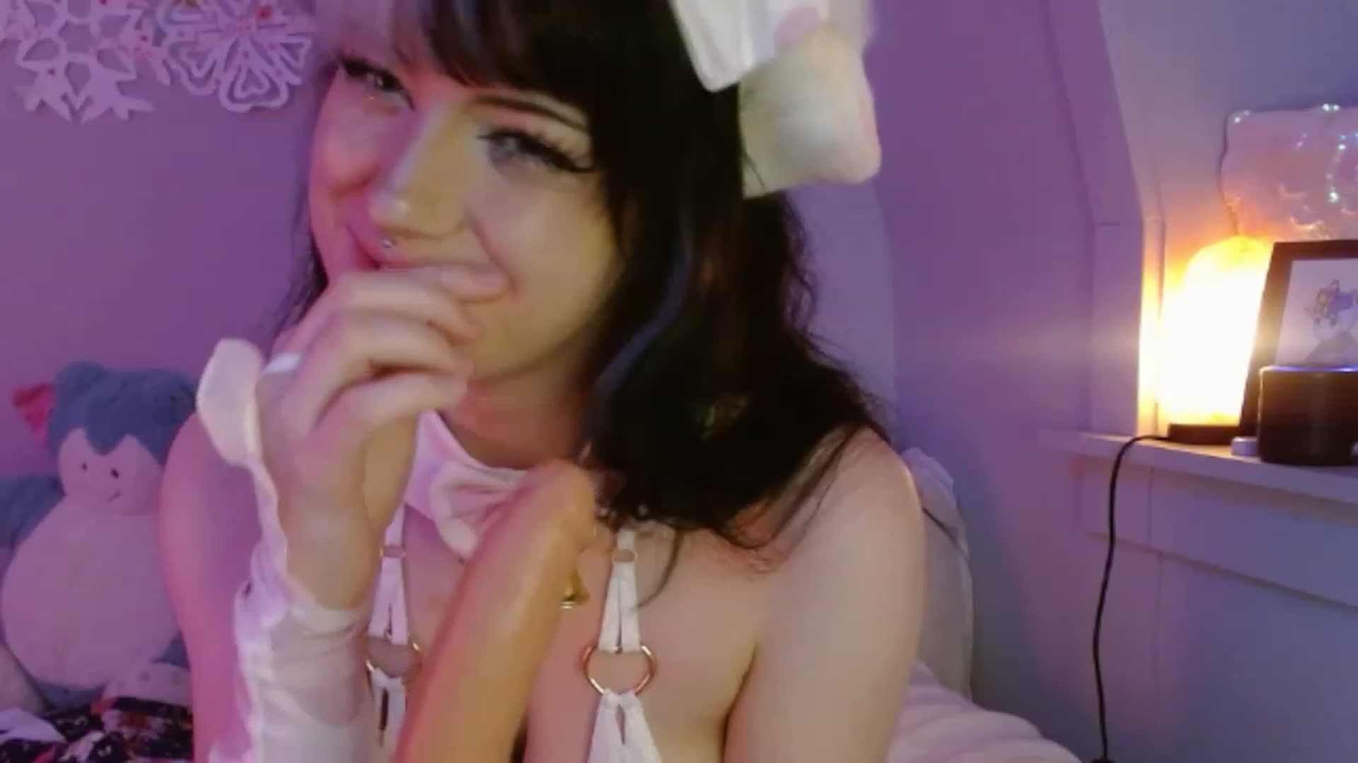 Gallery image thumbnail from Eva_Blush's myfreecams stream on, 02/04/2023, 06:37 image 14 of 20