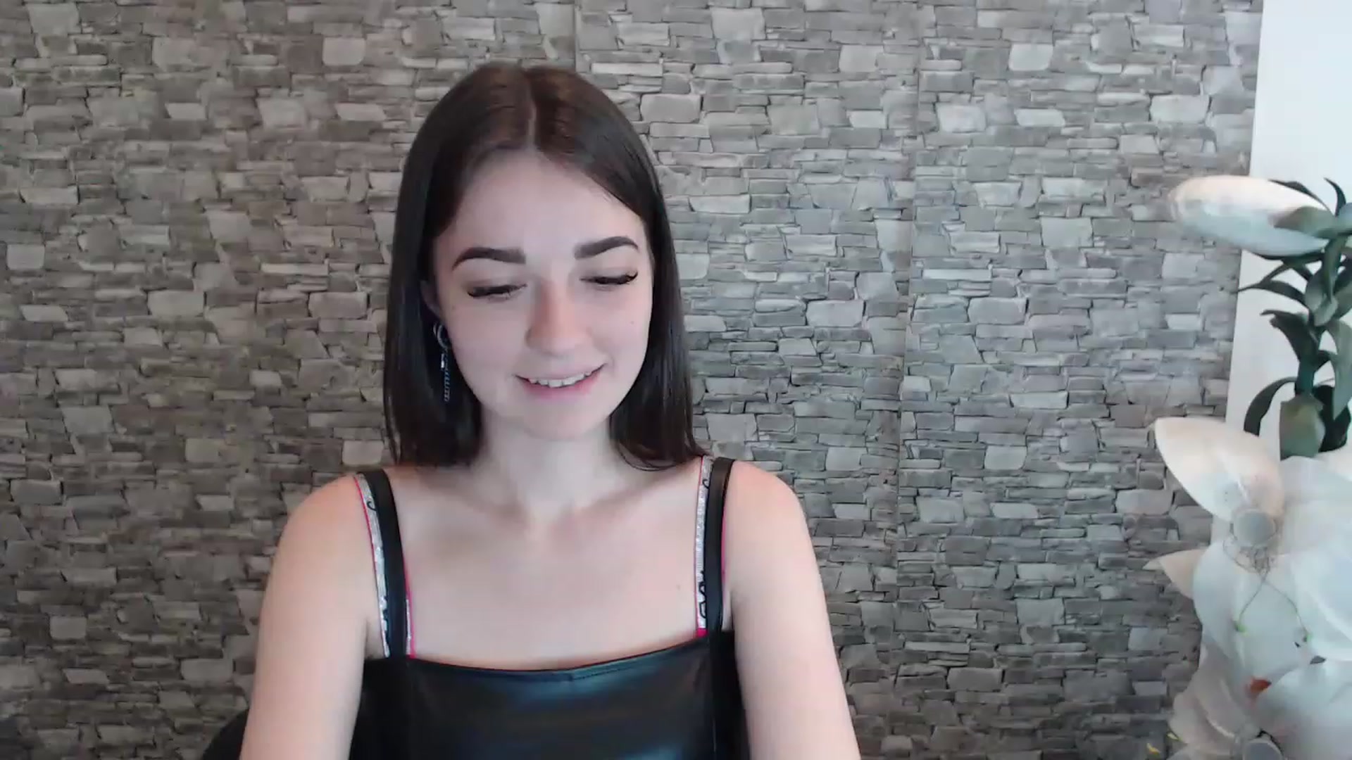 Gallery image thumbnail from Eva_Eldis's myfreecams stream on, 06/25/2023, 12:34 image 13 of 20
