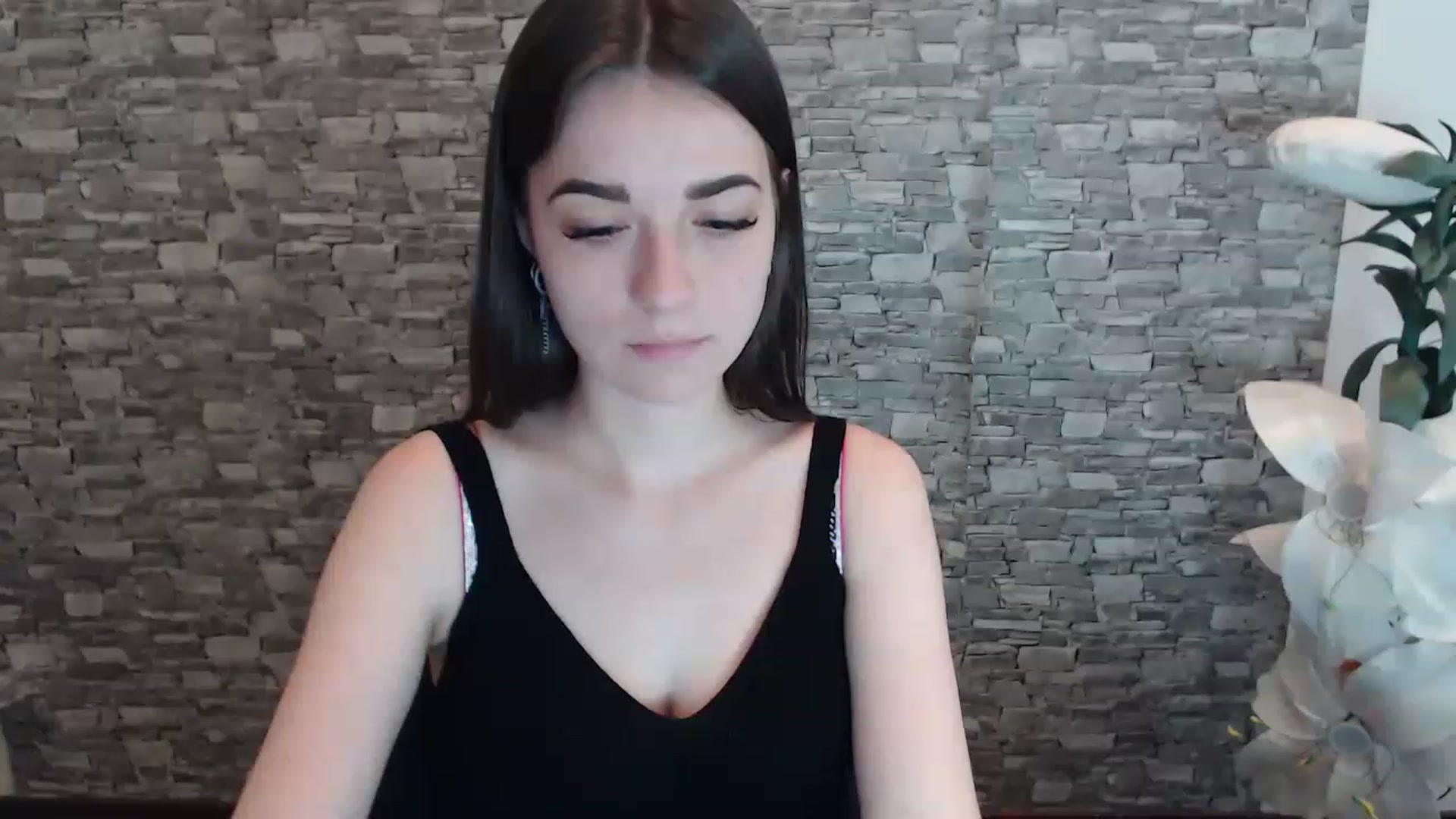 Gallery image thumbnail from Eva_Eldis's myfreecams stream on, 06/25/2023, 14:03 image 12 of 20