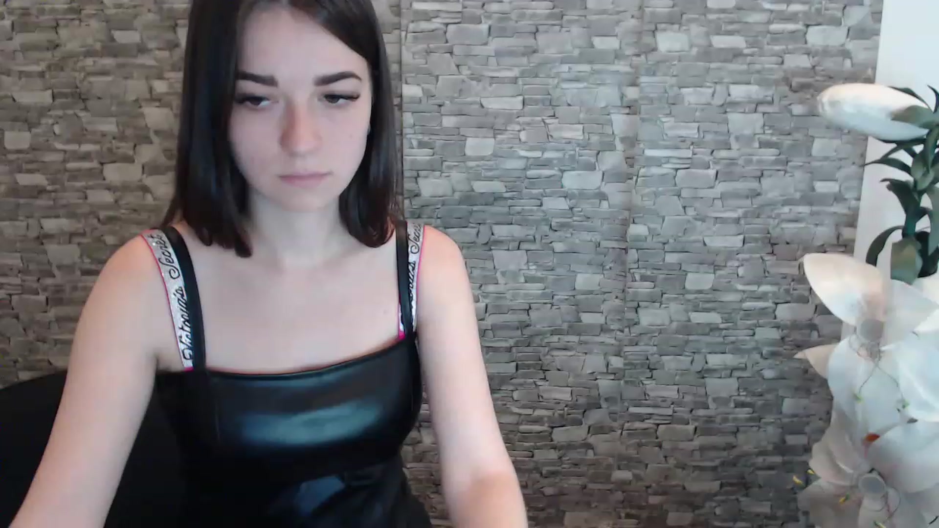 Gallery image thumbnail from Eva_Eldis's myfreecams stream on, 06/25/2023, 14:32 image 7 of 20