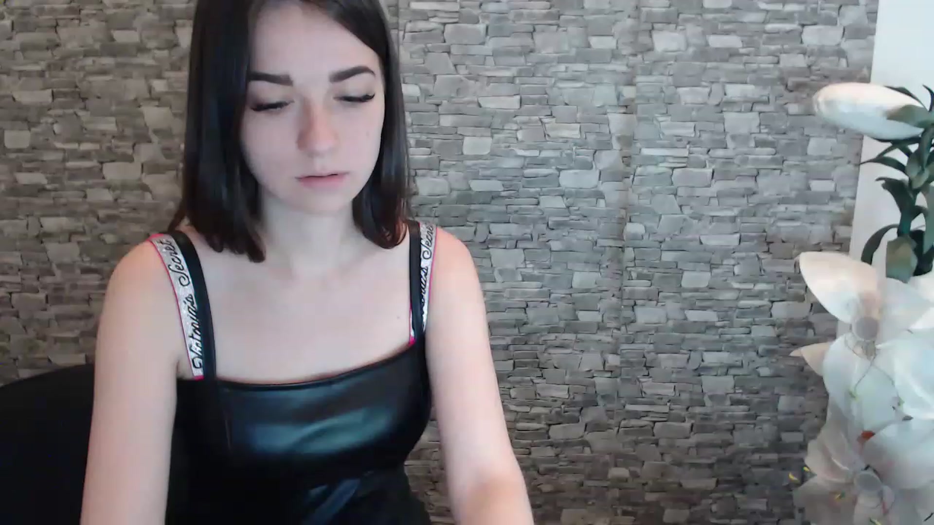 Gallery image thumbnail from Eva_Eldis's myfreecams stream on, 06/25/2023, 14:32 image 6 of 20